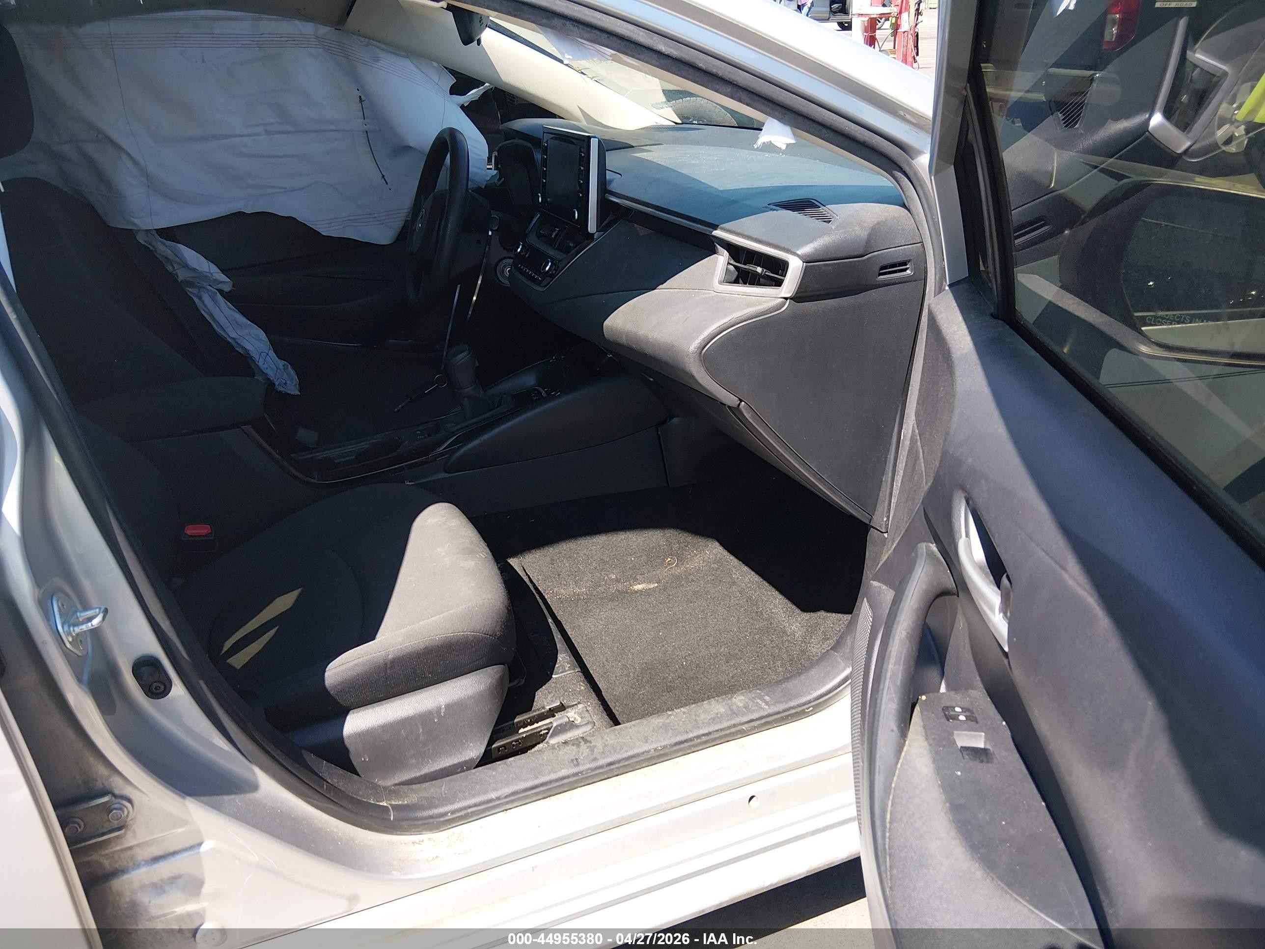 2020 Toyota Corolla Le Silver vin: JTDEPRAE1LJ030929