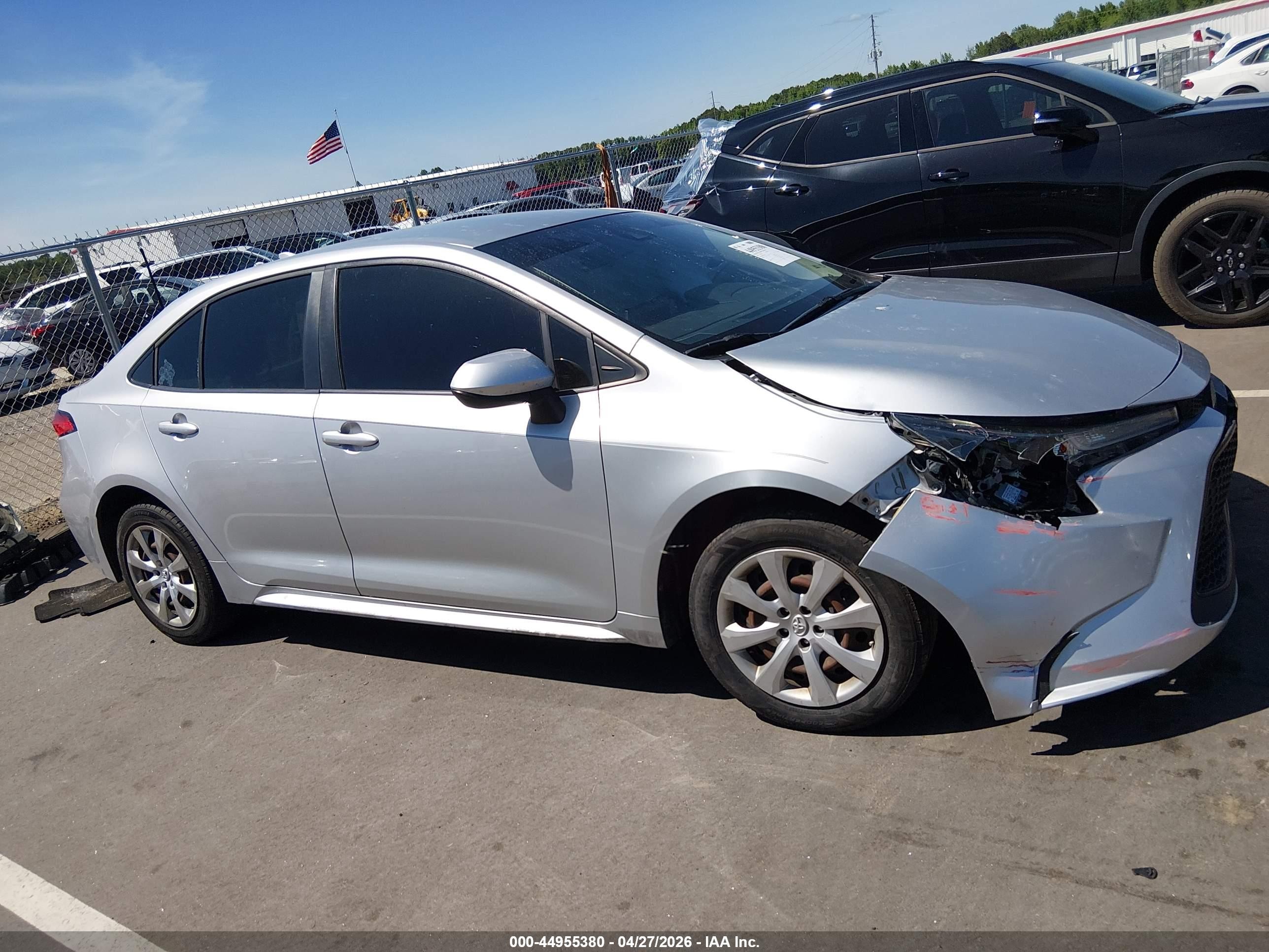 2020 Toyota Corolla Le Silver vin: JTDEPRAE1LJ030929
