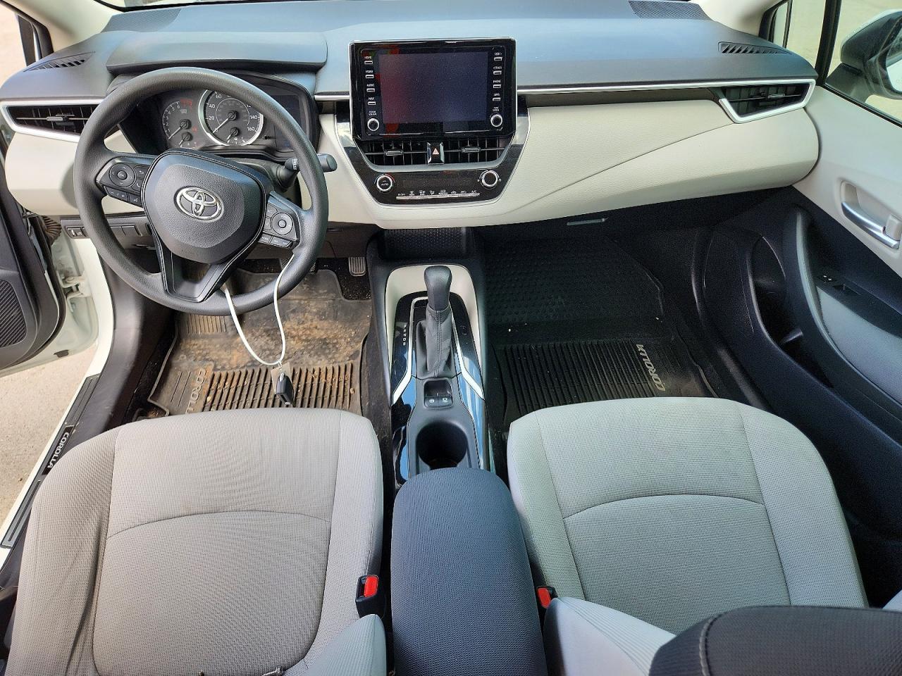 2020 Toyota Corolla Le White vin: JTDEPRAE2LJ057850