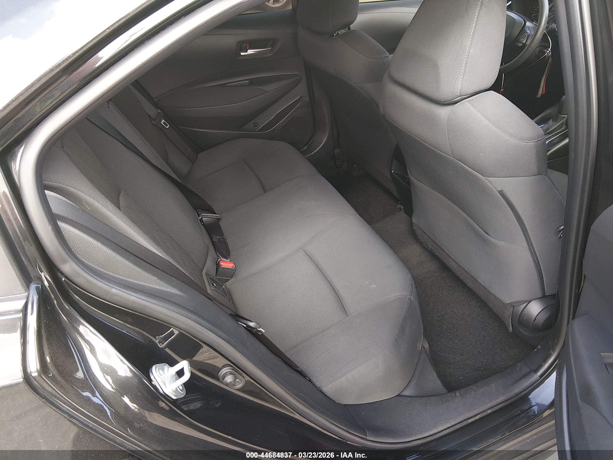 2020 Toyota Corolla Le Black vin: JTDEPRAE3LJ038529