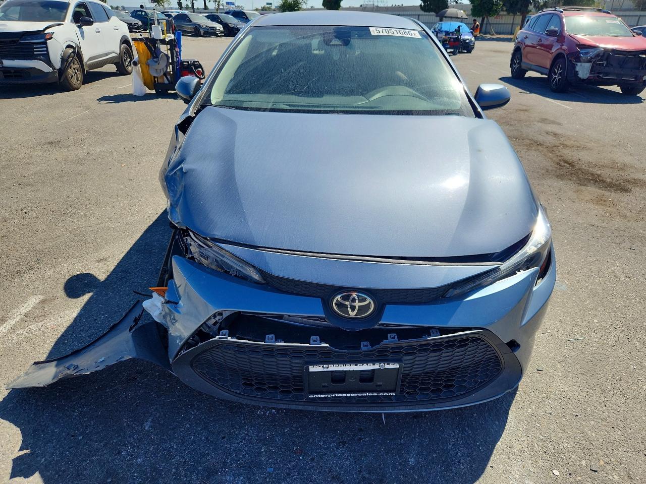 2020 Toyota Corolla Le Blue vin: JTDEPRAE3LJ042385