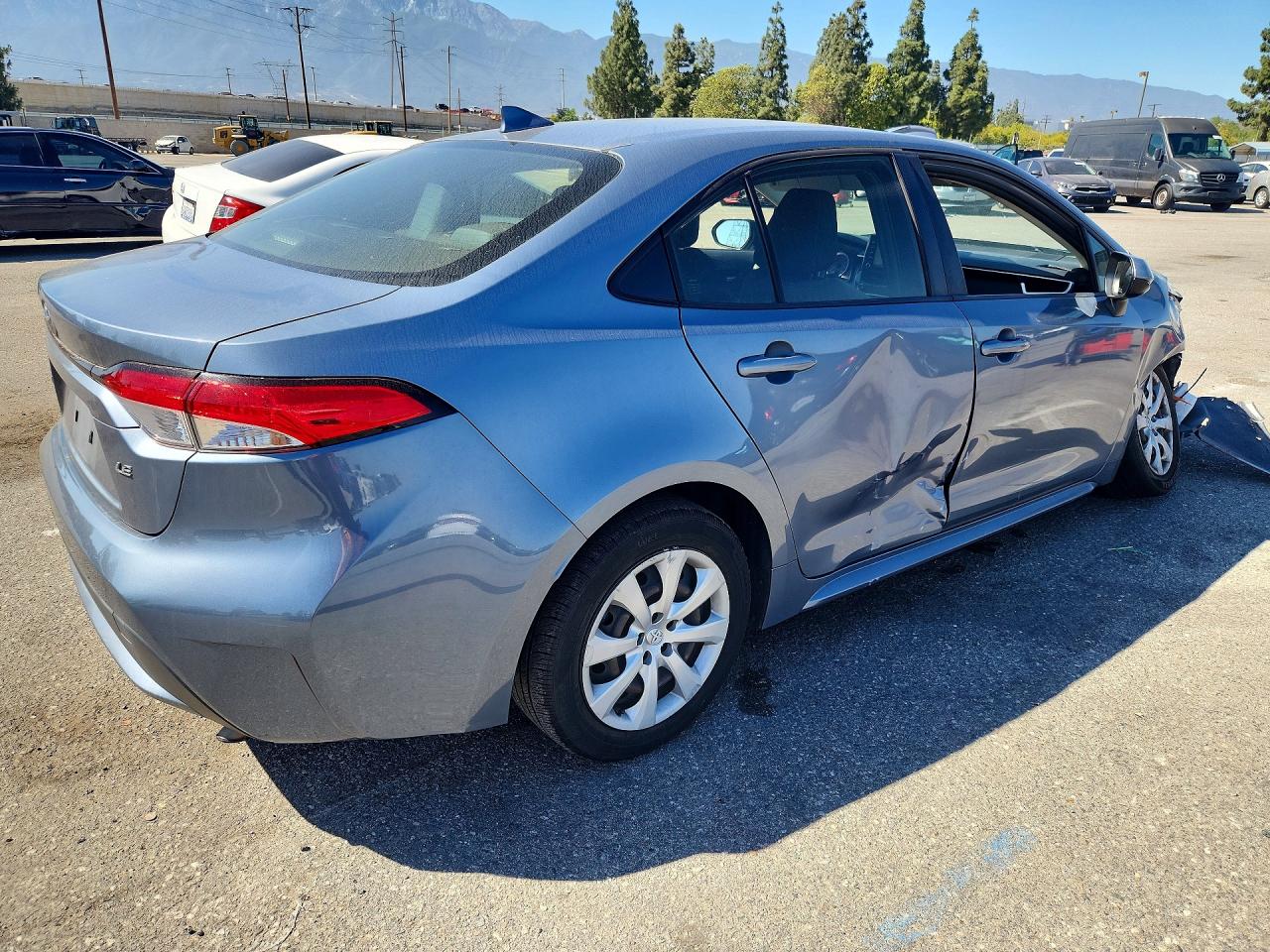 2020 Toyota Corolla Le Blue vin: JTDEPRAE3LJ042385