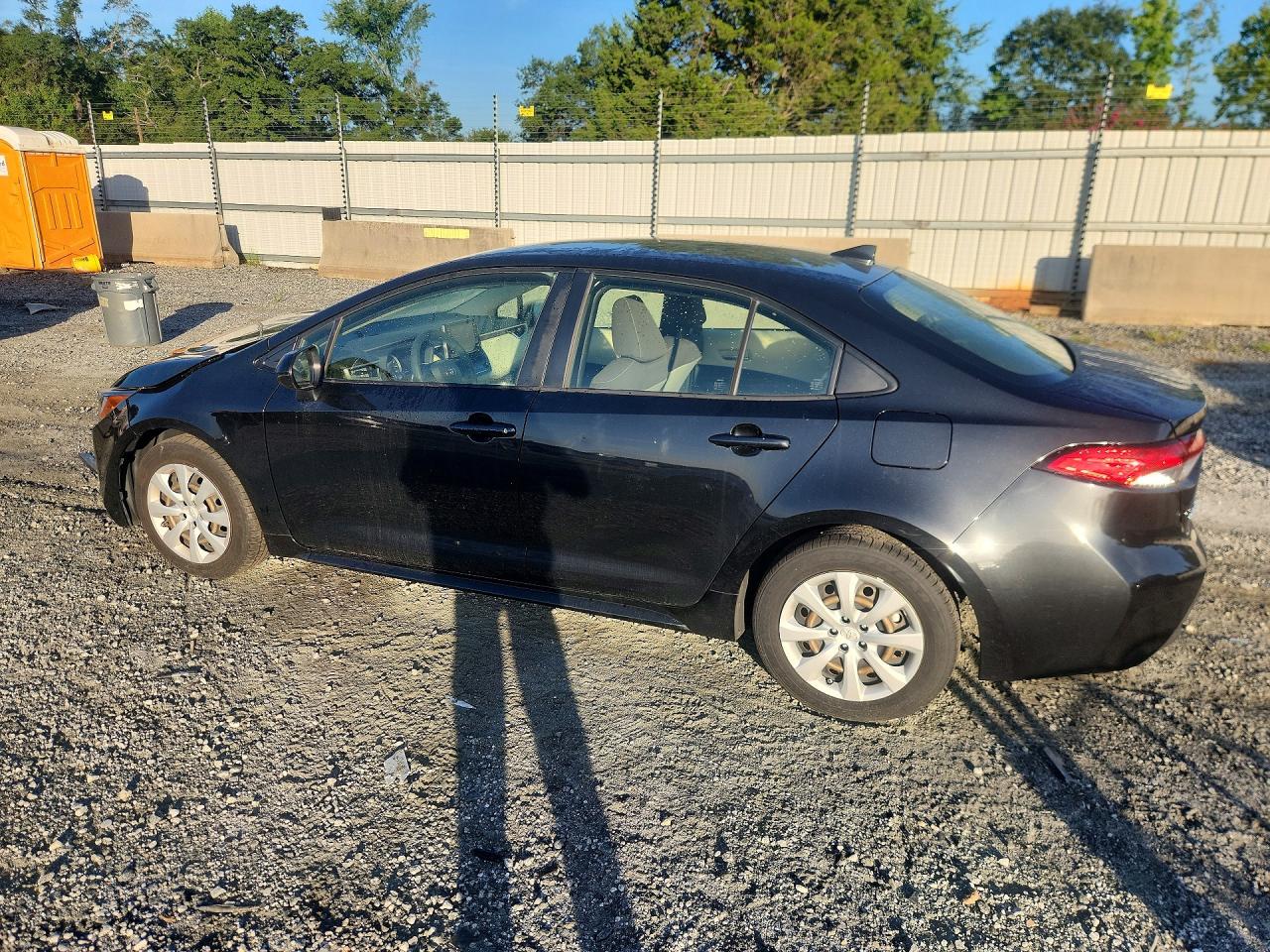 2020 Toyota Corolla Le Black vin: JTDEPRAE4LJ059373