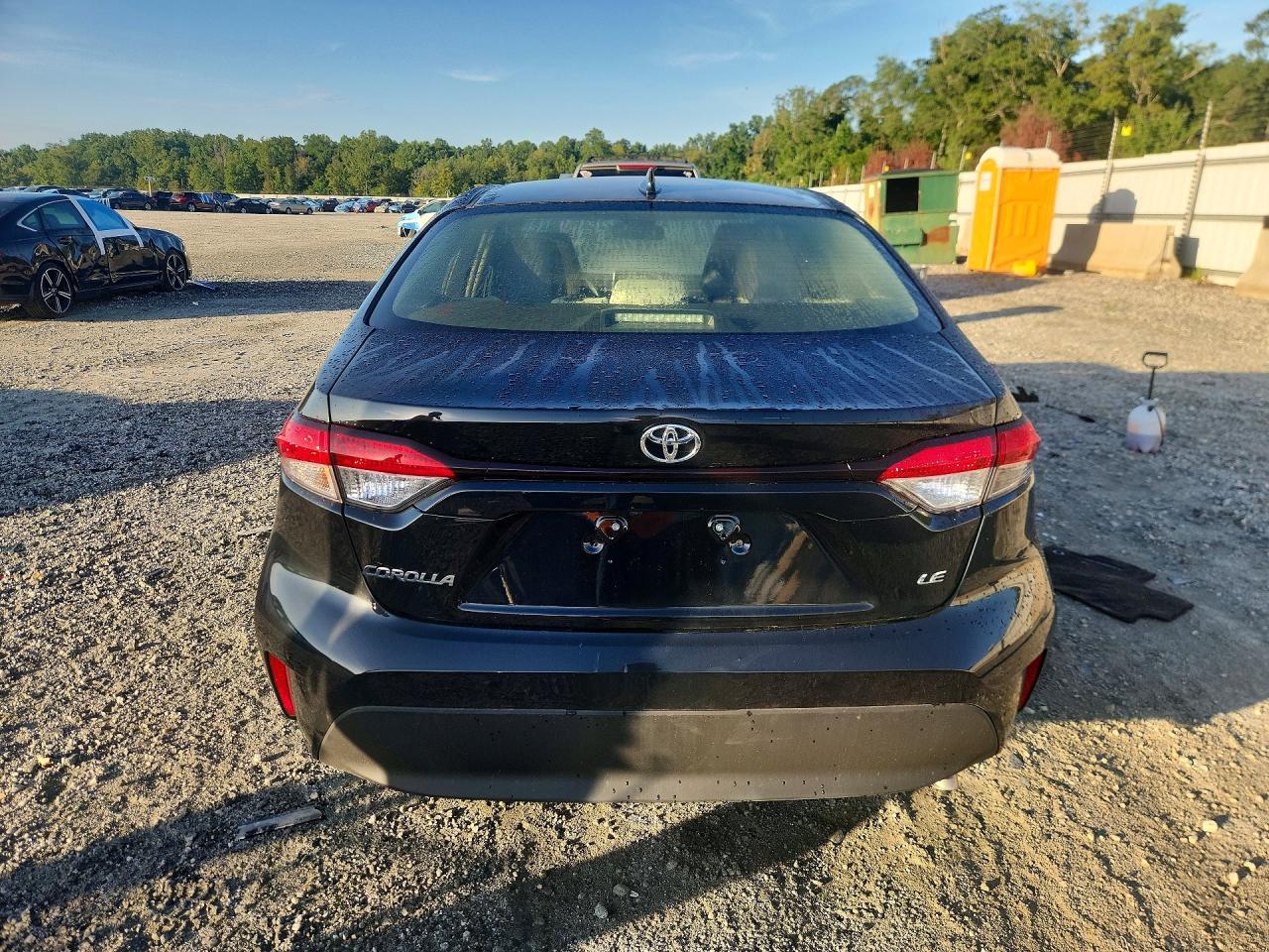 2020 Toyota Corolla Le Black vin: JTDEPRAE4LJ059373