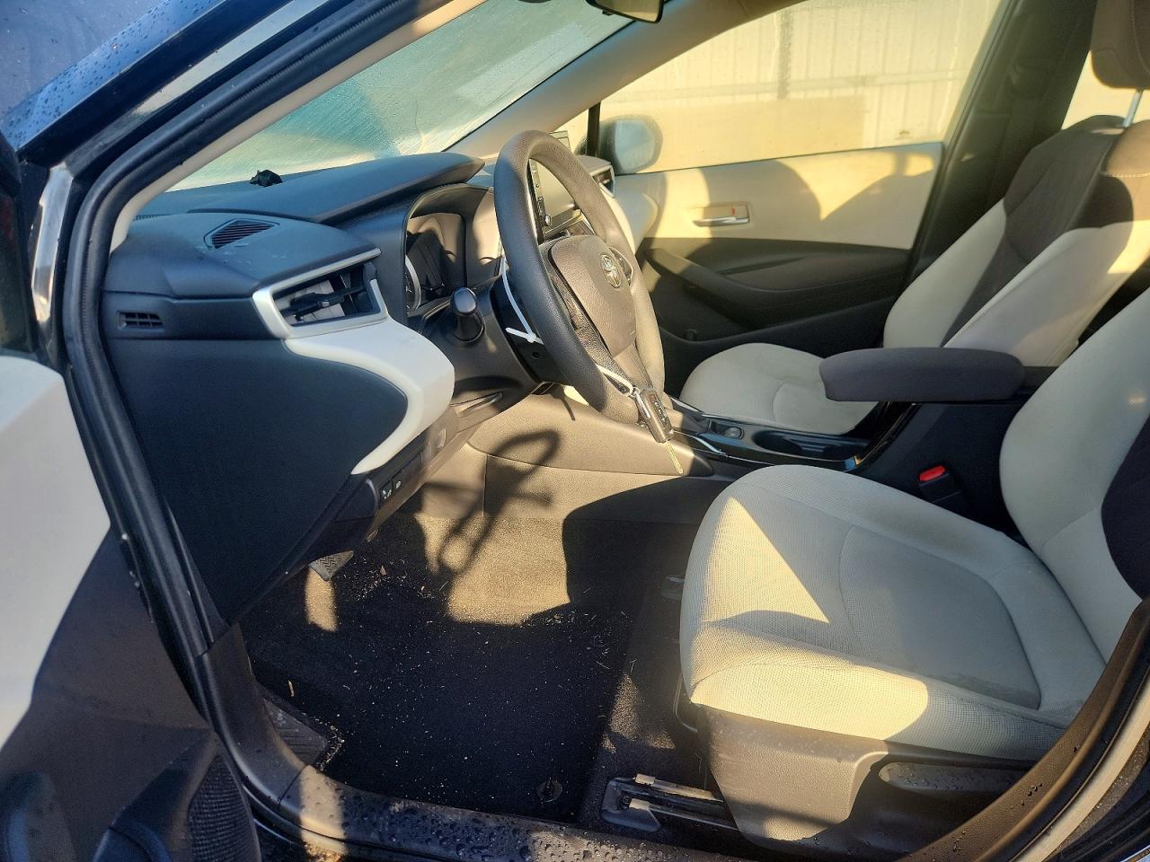 2020 Toyota Corolla Le Black vin: JTDEPRAE4LJ059373
