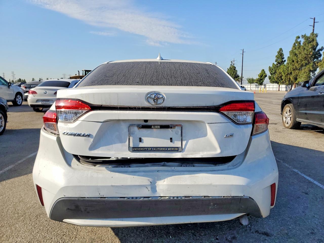 2020 Toyota Corolla Le White vin: JTDEPRAE5LJ044204