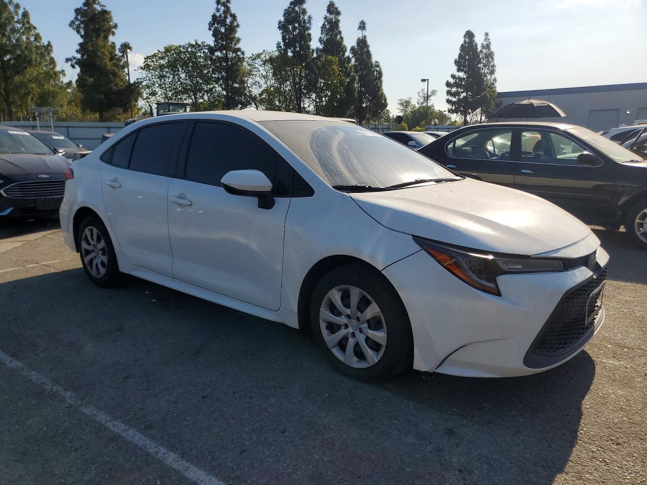 2020 Toyota Corolla Le White vin: JTDEPRAE5LJ044204