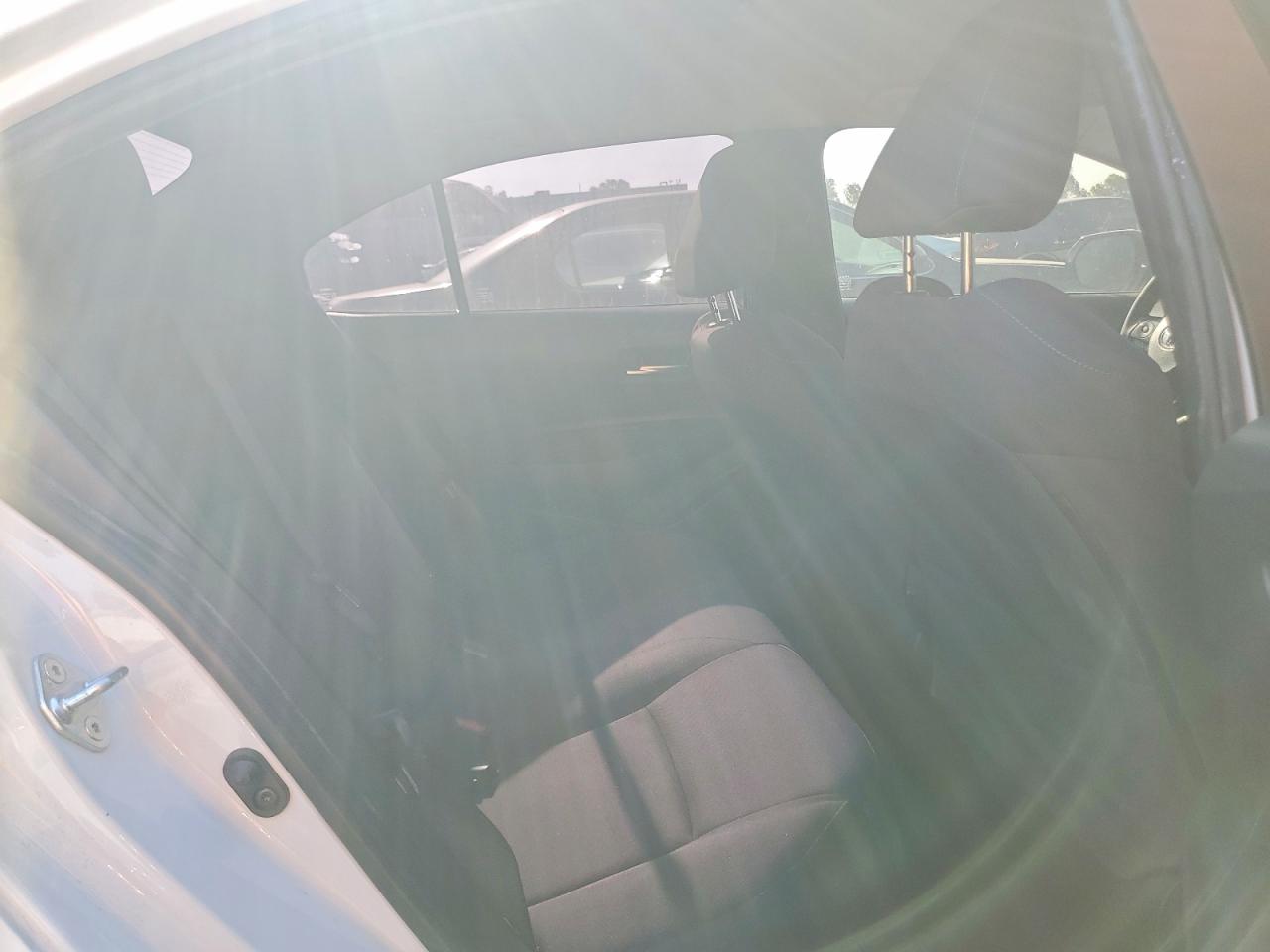 2020 Toyota Corolla Le White vin: JTDEPRAE5LJ044204