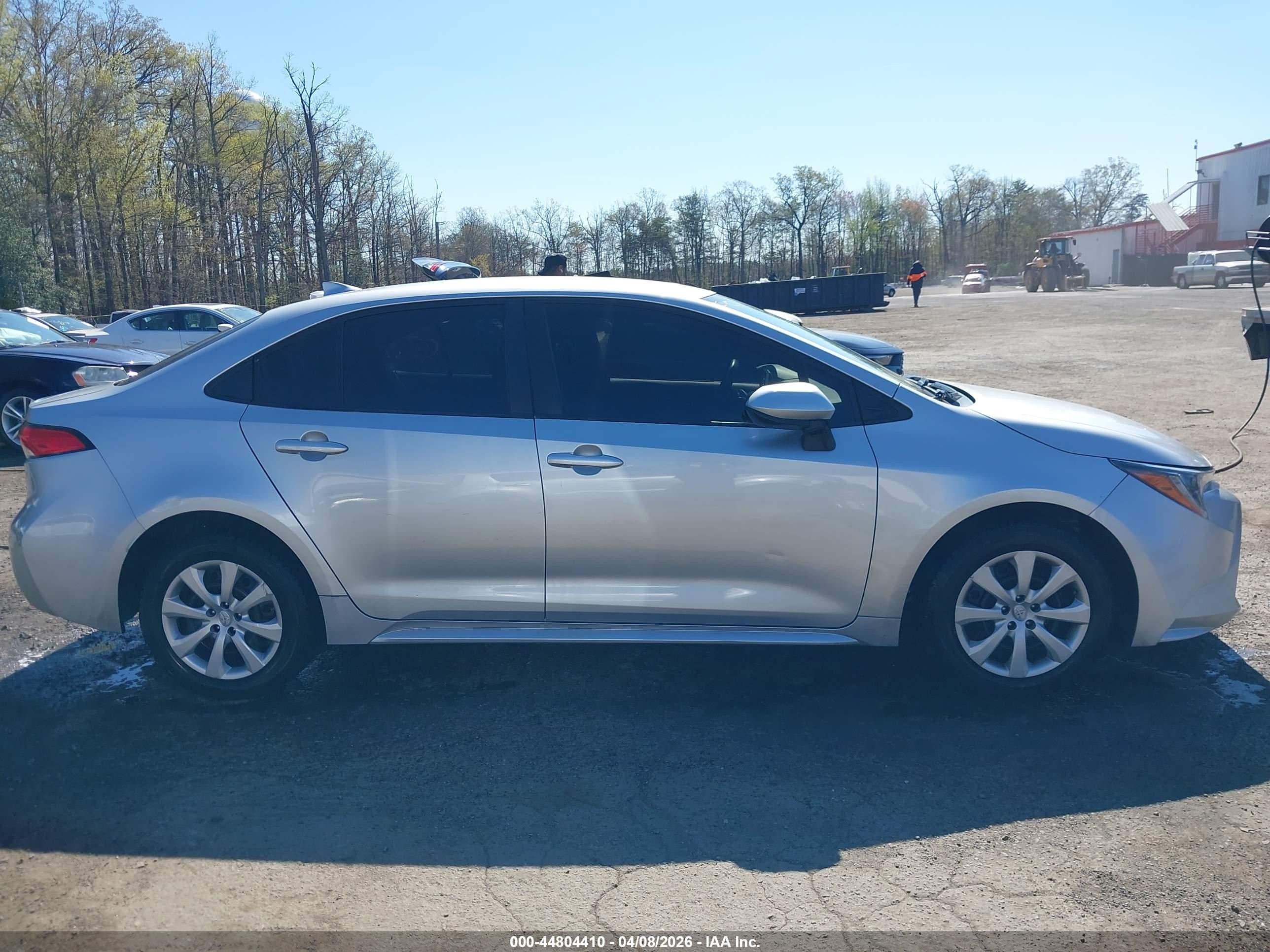 2020 Toyota Corolla Le Silver vin: JTDEPRAE6LJ097574