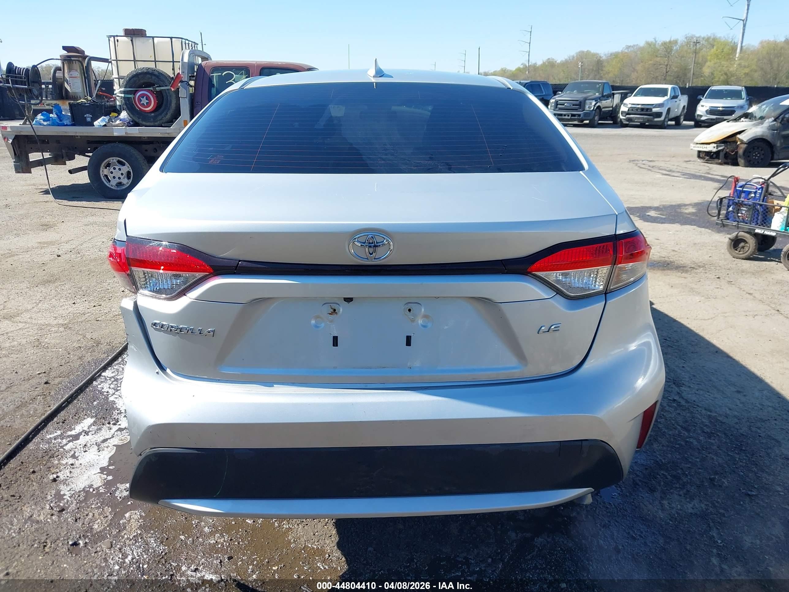 2020 Toyota Corolla Le Silver vin: JTDEPRAE6LJ097574