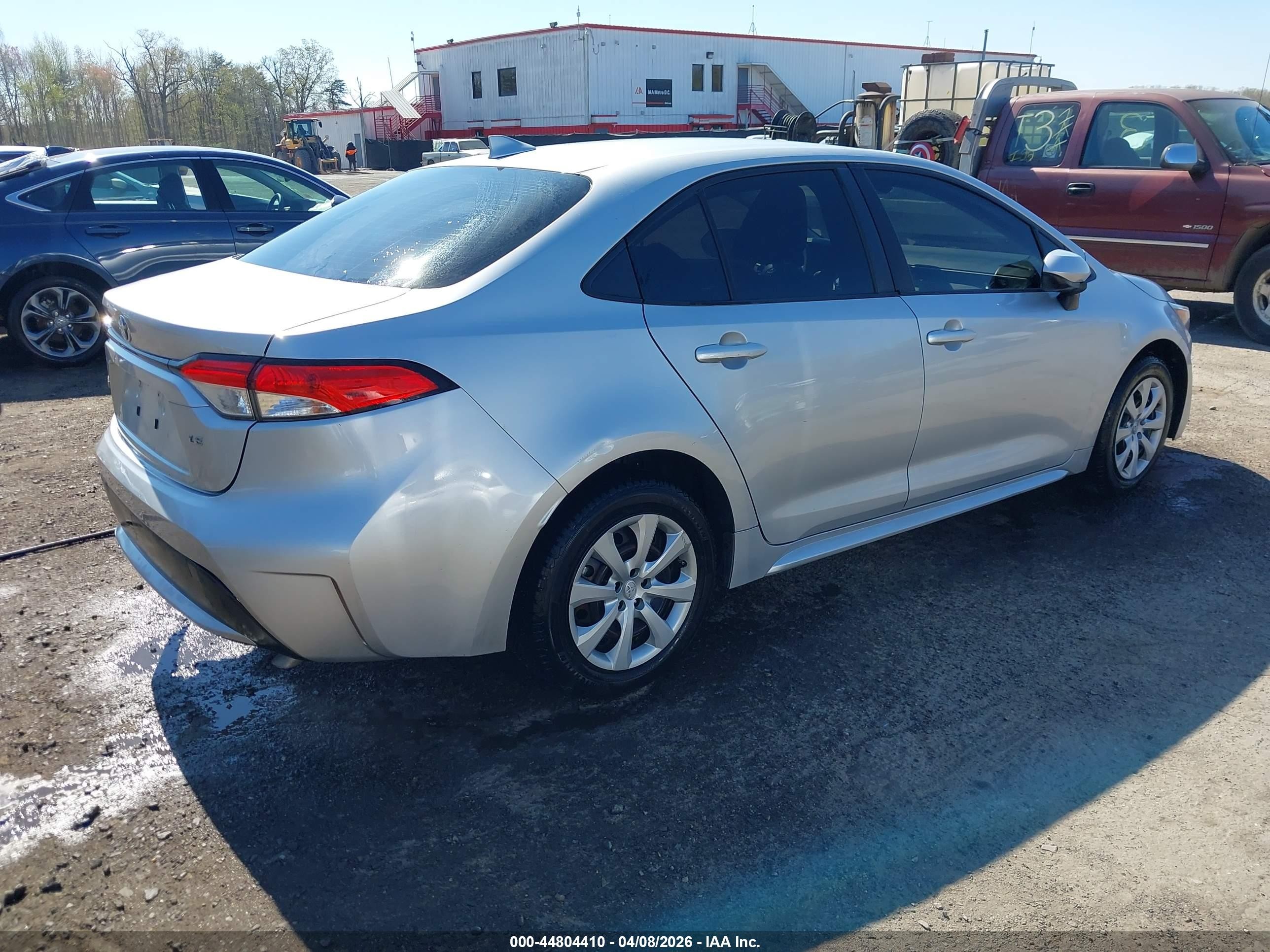 2020 Toyota Corolla Le Silver vin: JTDEPRAE6LJ097574