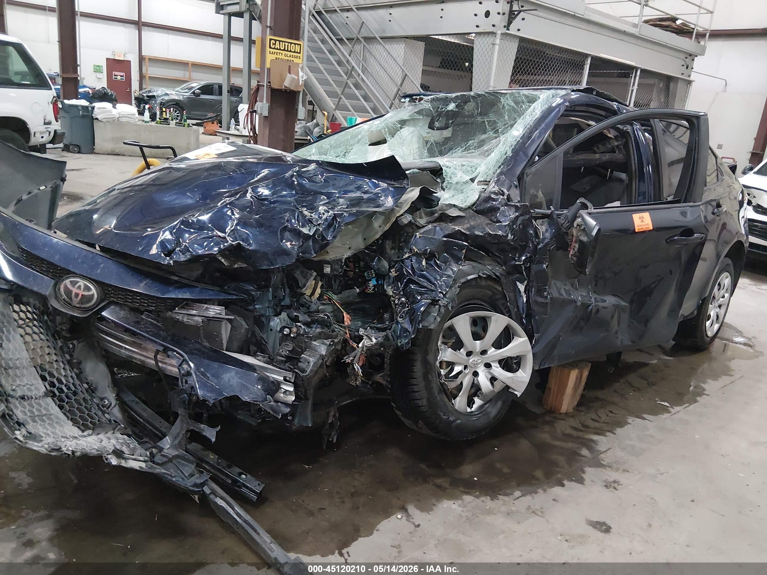 2020 Toyota Corolla Le Blue vin: JTDEPRAE7LJ079603