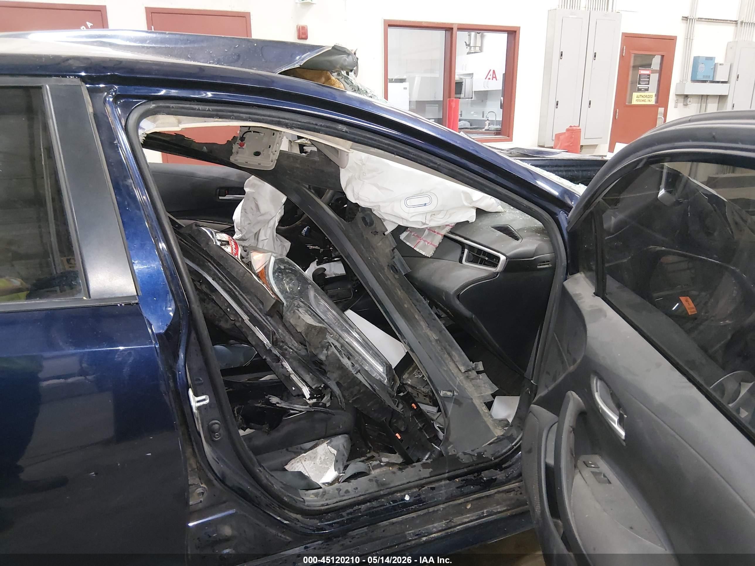 2020 Toyota Corolla Le Blue vin: JTDEPRAE7LJ079603