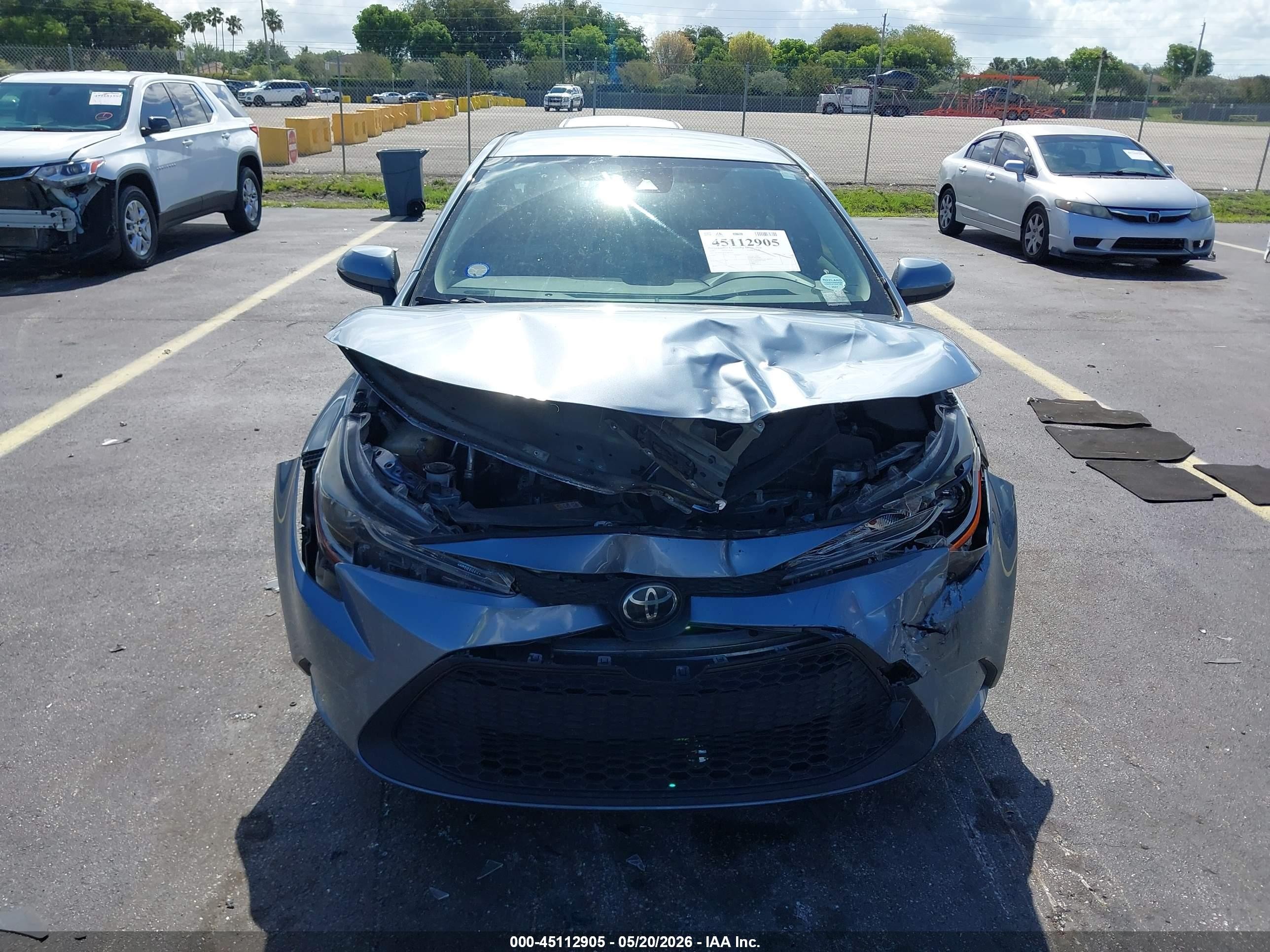 2020 Toyota Corolla Le Gray vin: JTDEPRAE8LJ067279