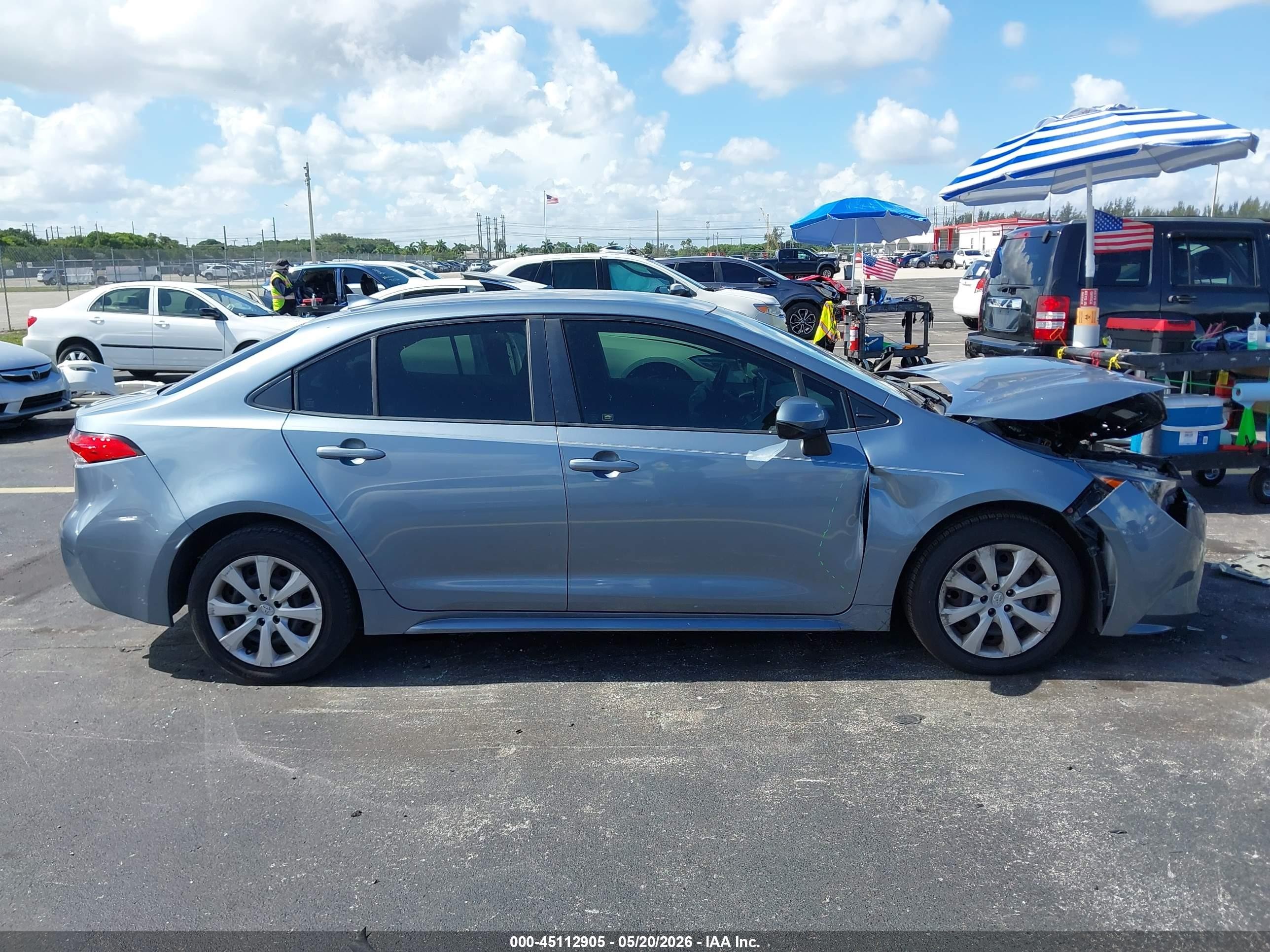 2020 Toyota Corolla Le Gray vin: JTDEPRAE8LJ067279