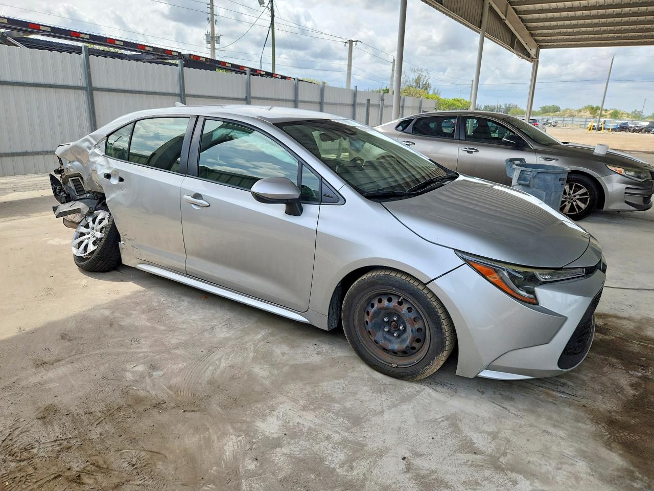 2020 Toyota Corolla Le Silver vin: JTDEPRAE8LJ089914