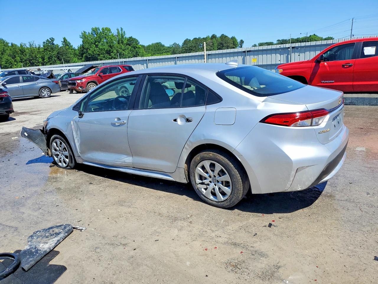 2020 Toyota Corolla Le Silver vin: JTDEPRAEXLJ099800