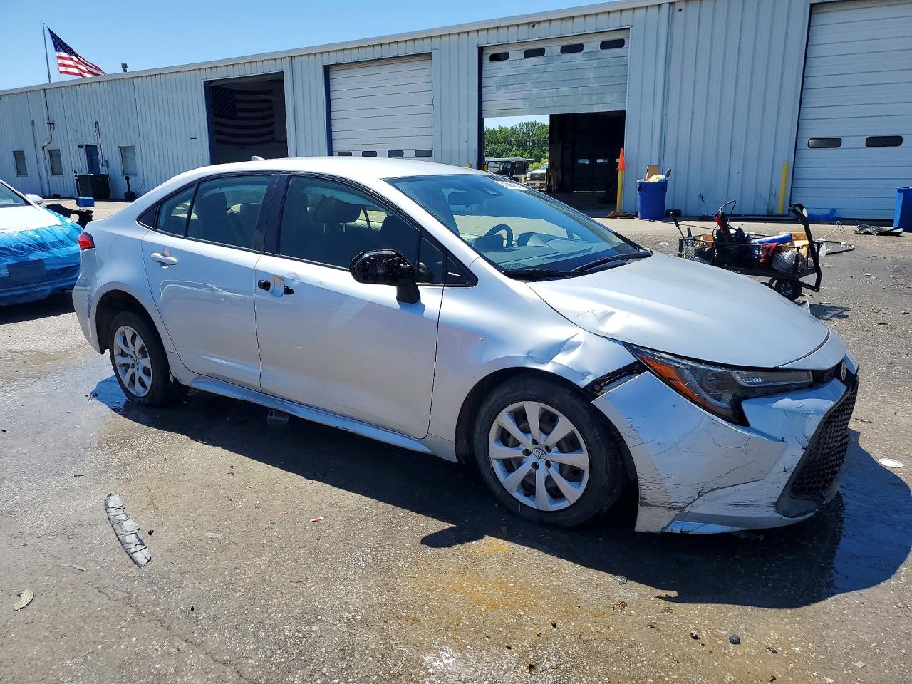 2020 Toyota Corolla Le Silver vin: JTDEPRAEXLJ099800