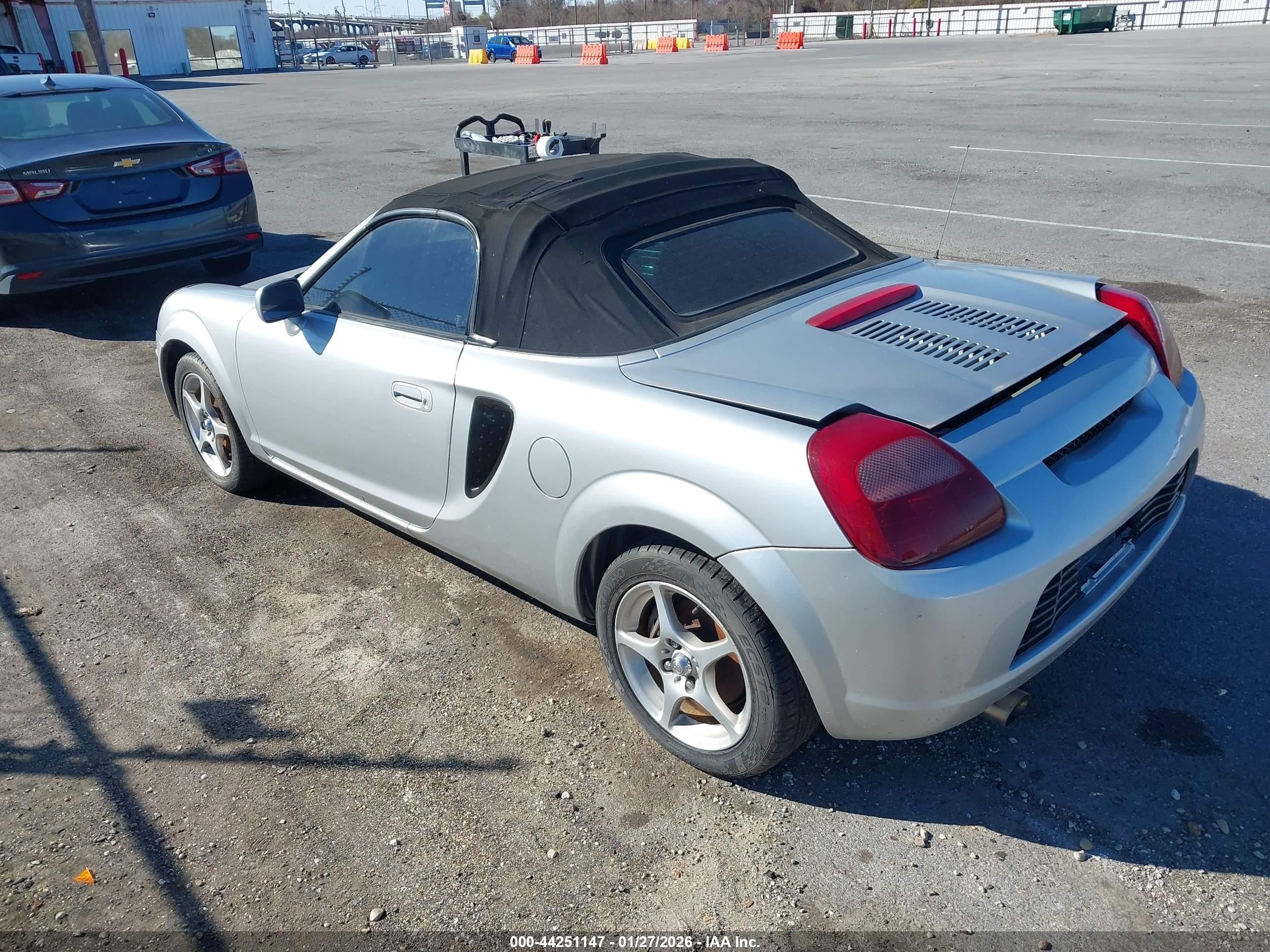 2000 Toyota Mr2 Spyder   Silver vin: JTDFR3201Y0020929