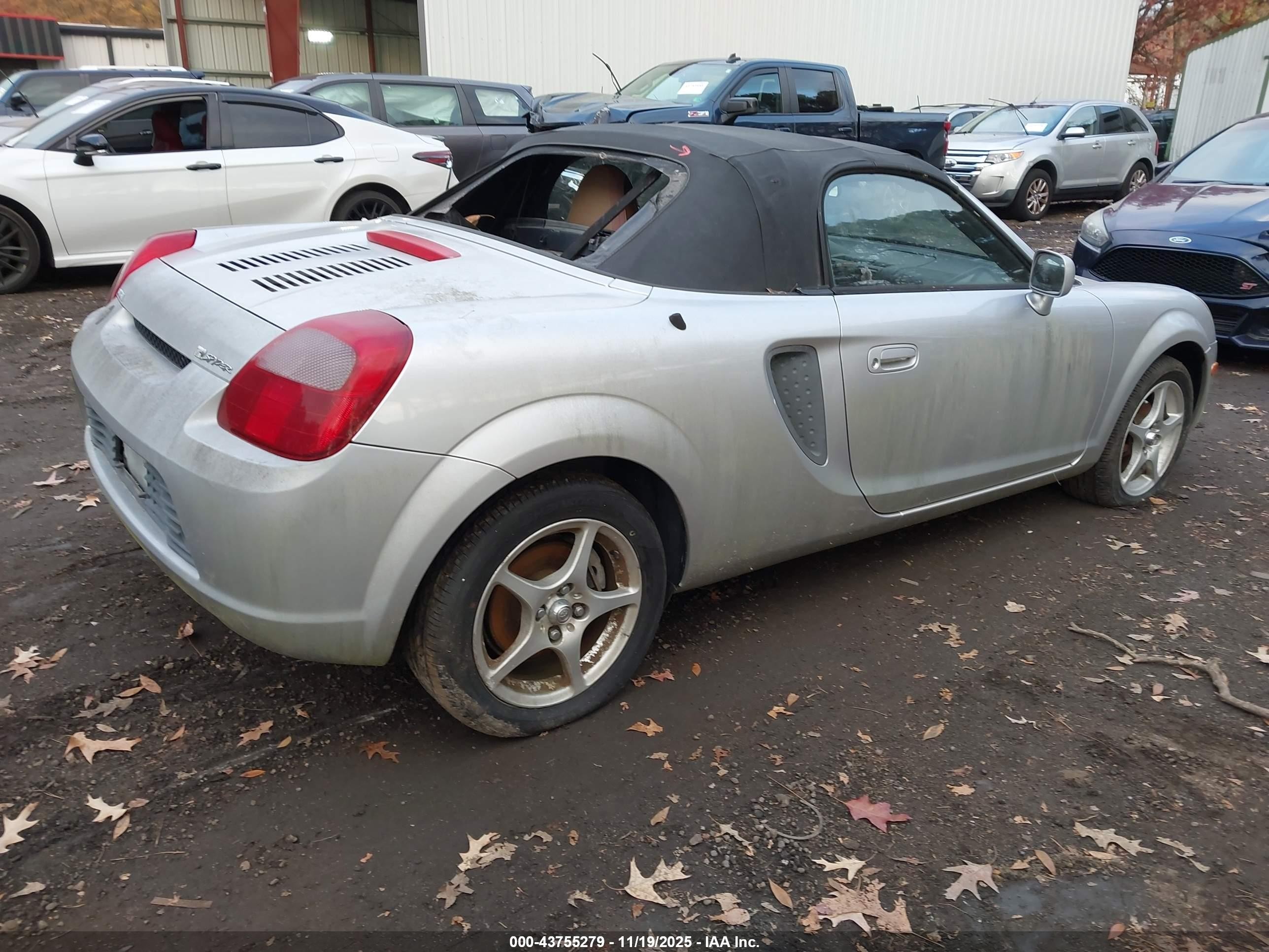 2002 Toyota Mr2 Spyder   Silver vin: JTDFR320220050805
