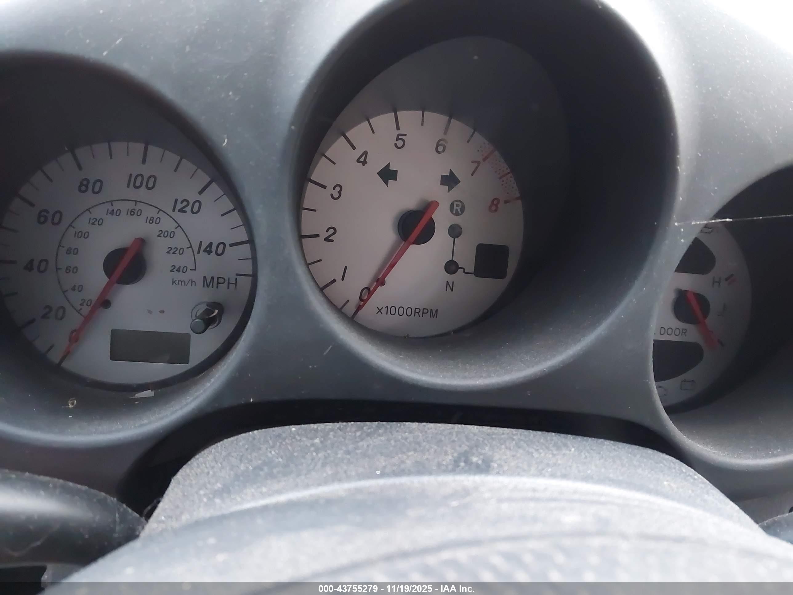 2002 Toyota Mr2 Spyder   Silver vin: JTDFR320220050805