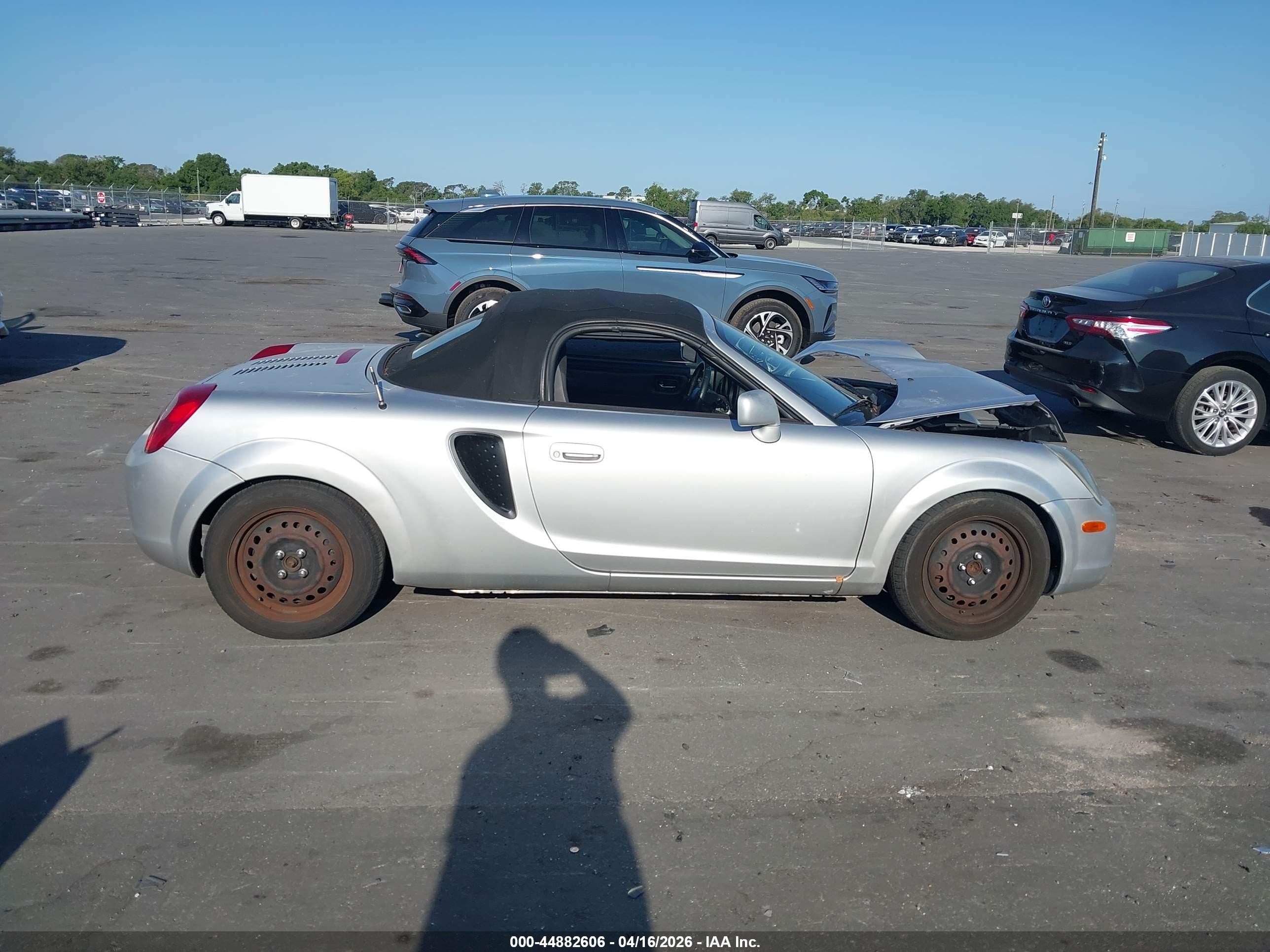 2001 Toyota Mr2 Spyder   Silver vin: JTDFR320310039701