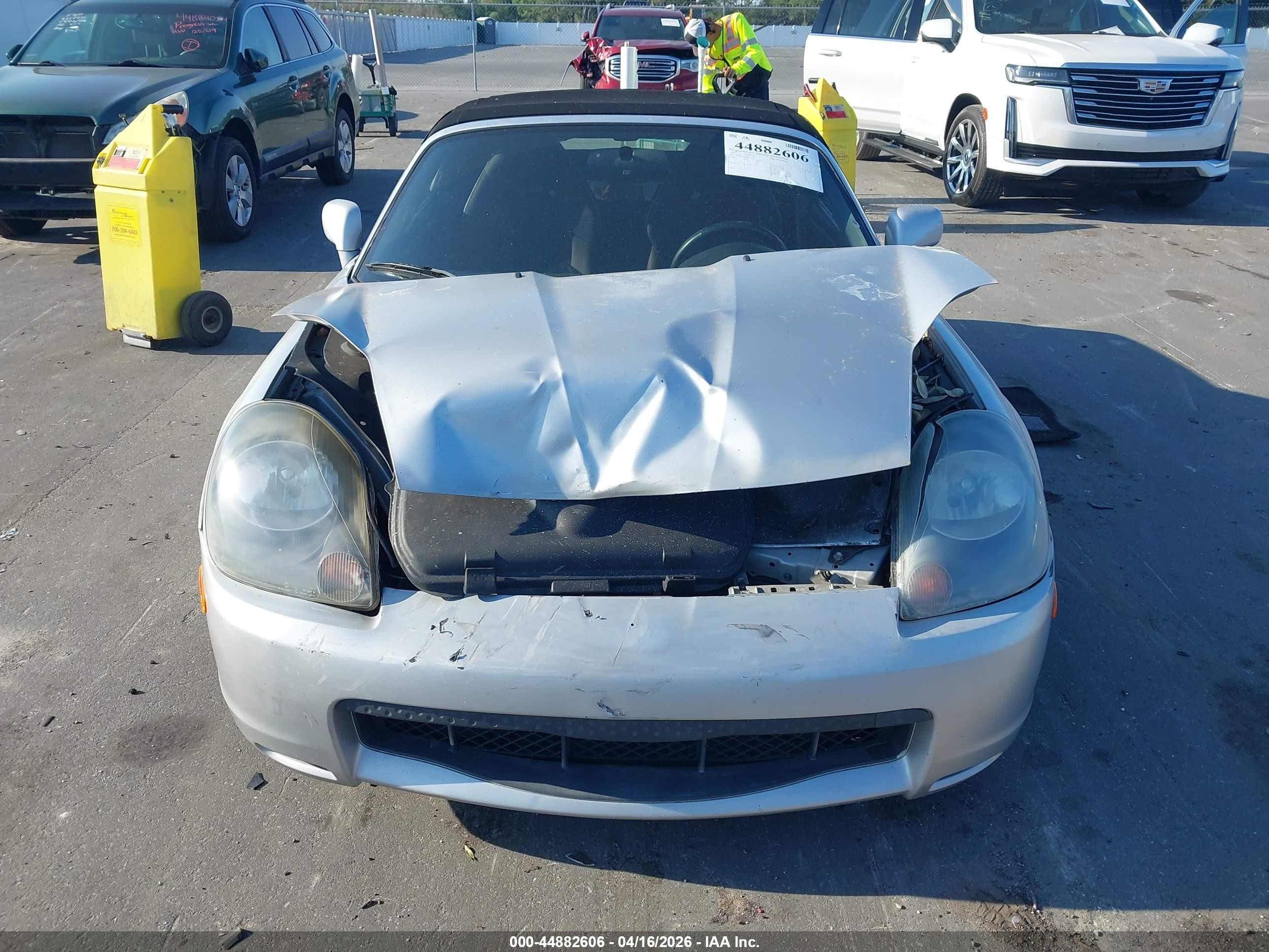 2001 Toyota Mr2 Spyder   Silver vin: JTDFR320310039701