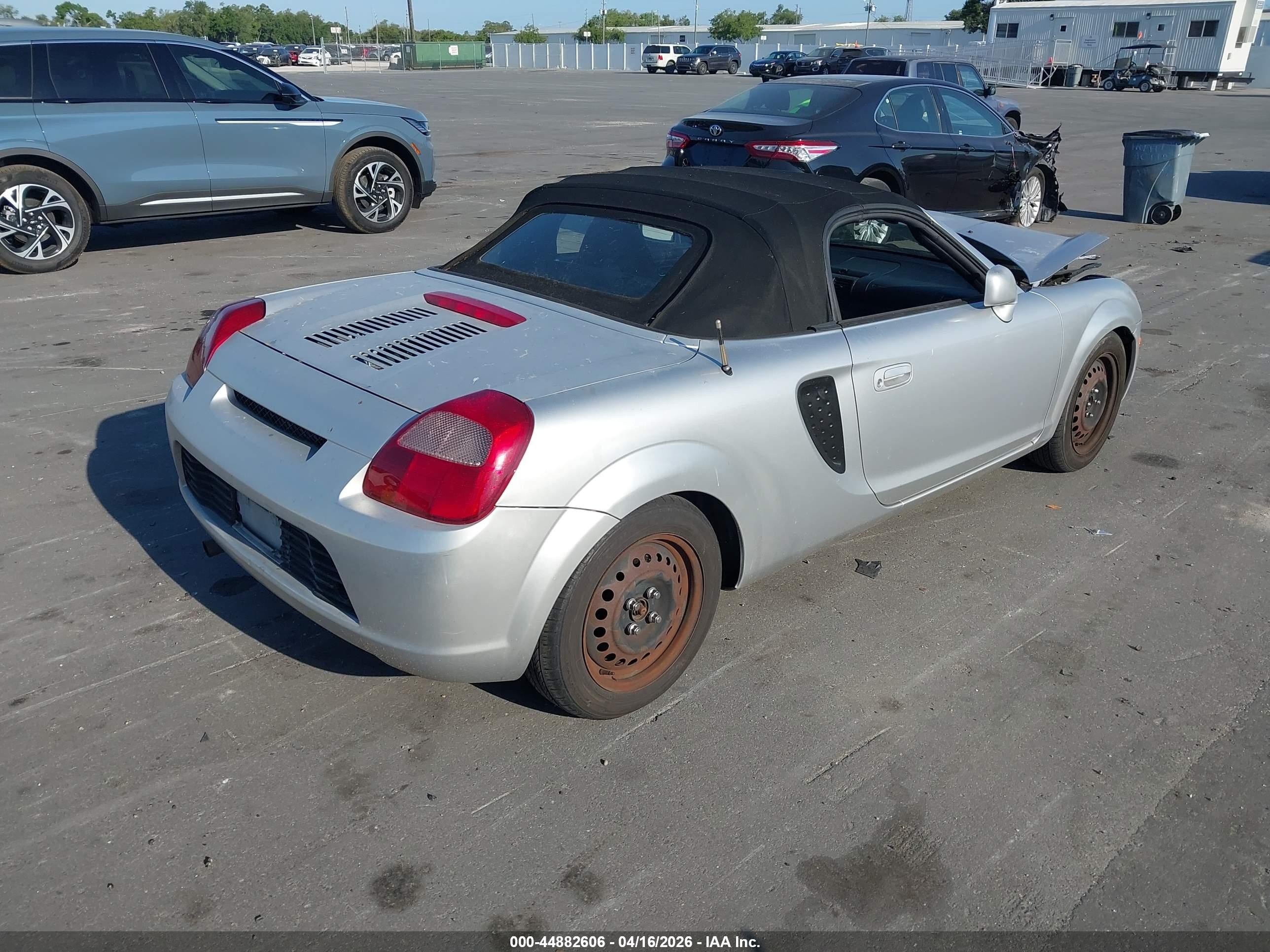 2001 Toyota Mr2 Spyder   Silver vin: JTDFR320310039701