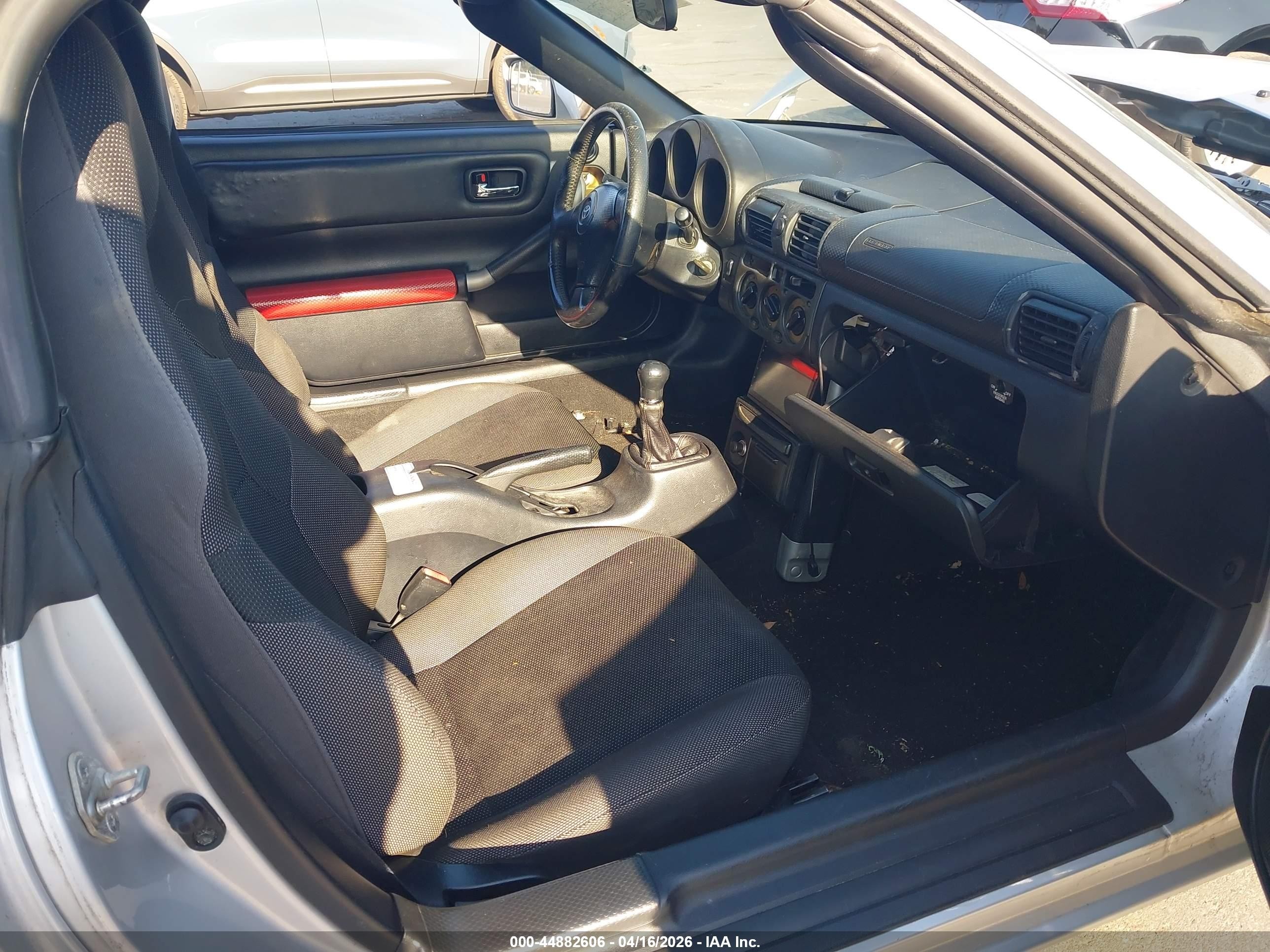 2001 Toyota Mr2 Spyder   Silver vin: JTDFR320310039701