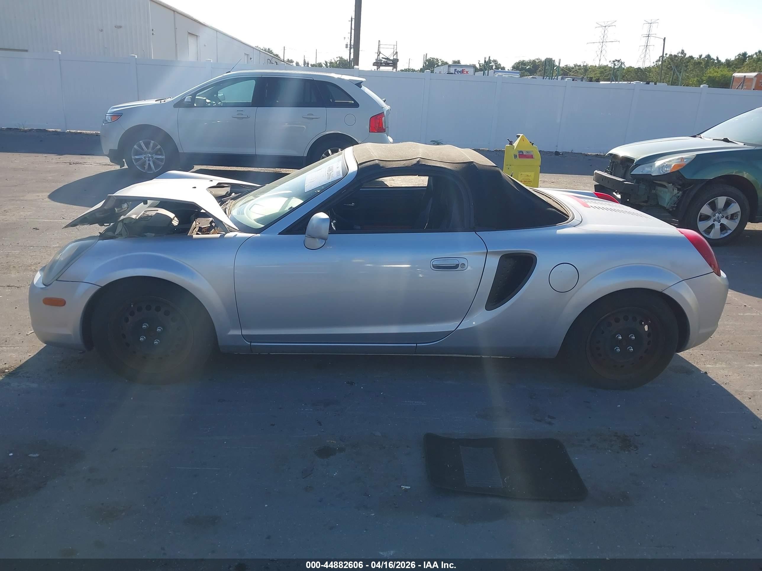 2001 Toyota Mr2 Spyder   Silver vin: JTDFR320310039701