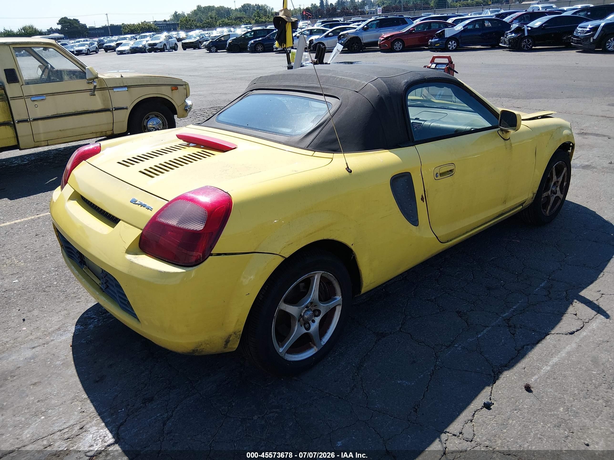 2002 Toyota Mr2 Spyder   Yellow vin: JTDFR320320042888