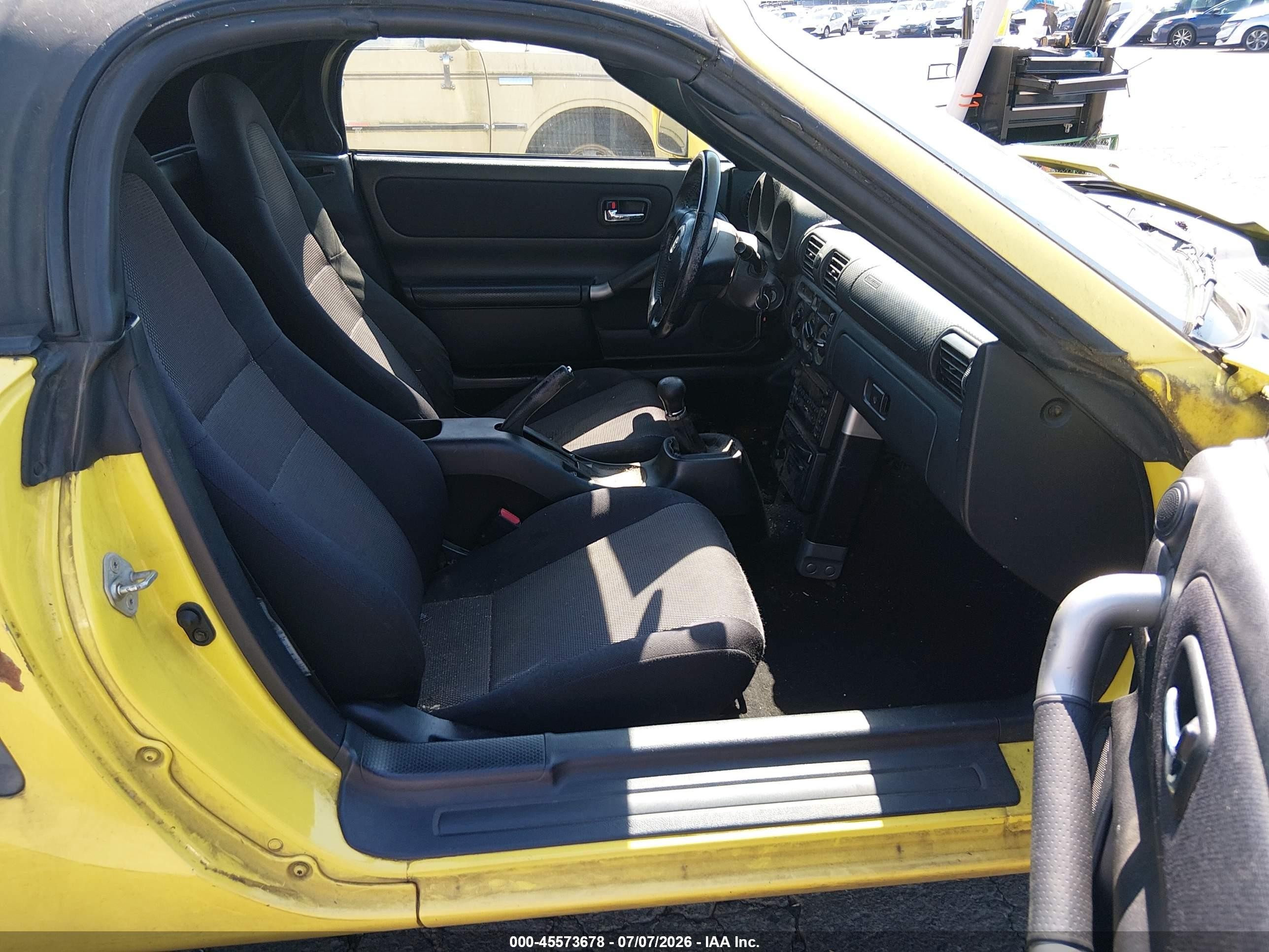 2002 Toyota Mr2 Spyder   Yellow vin: JTDFR320320042888