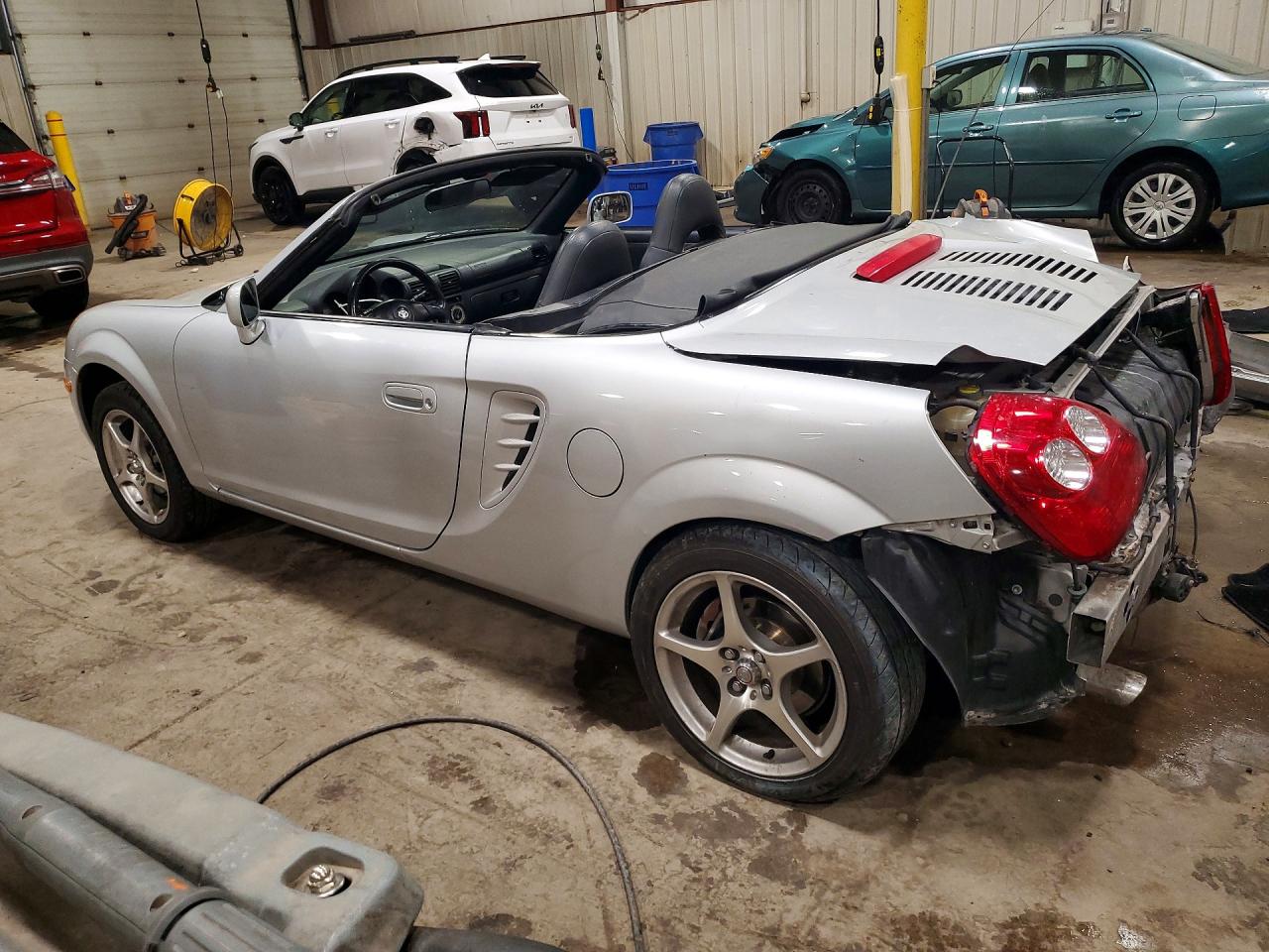 2004 Toyota Mr2 Spyder Base Silver vin: JTDFR320340068183