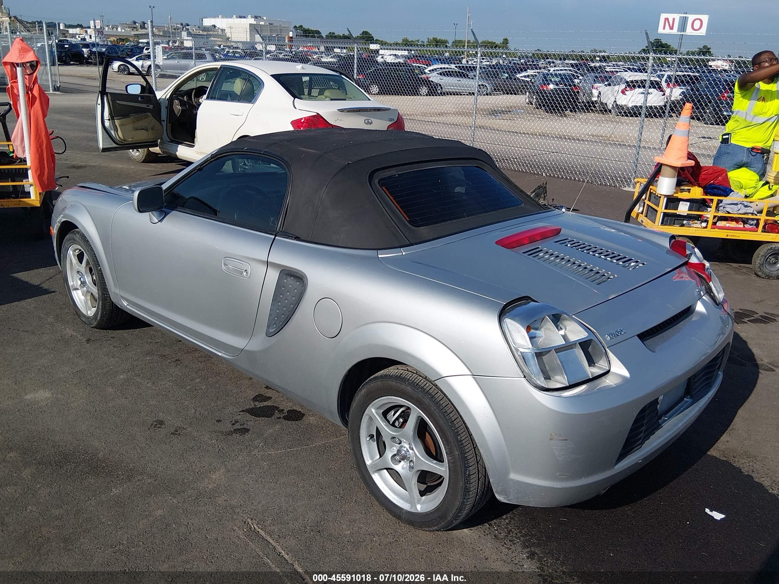 2001 Toyota Mr2 Spyder   Silver vin: JTDFR320410034880