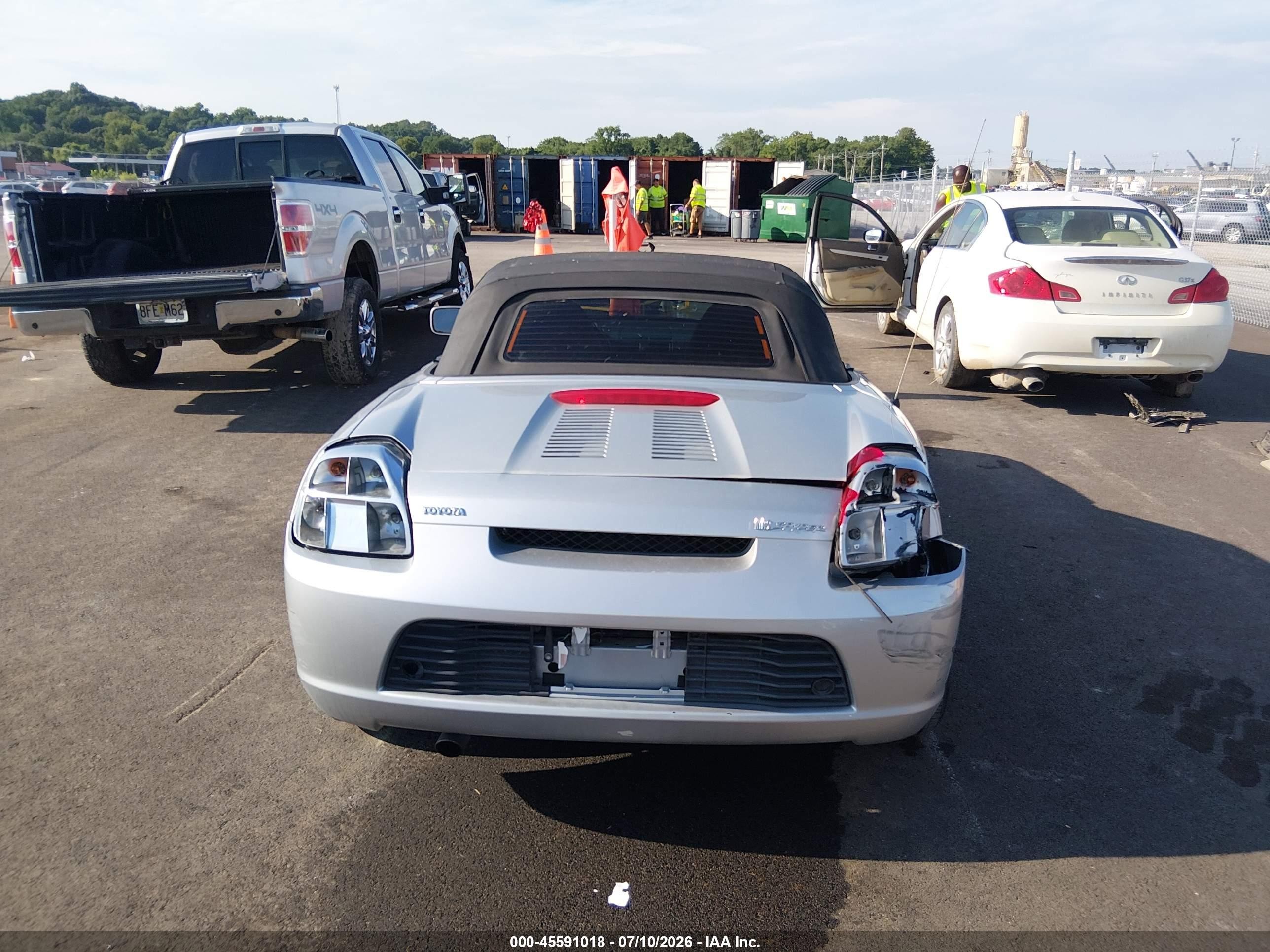 2001 Toyota Mr2 Spyder   Silver vin: JTDFR320410034880