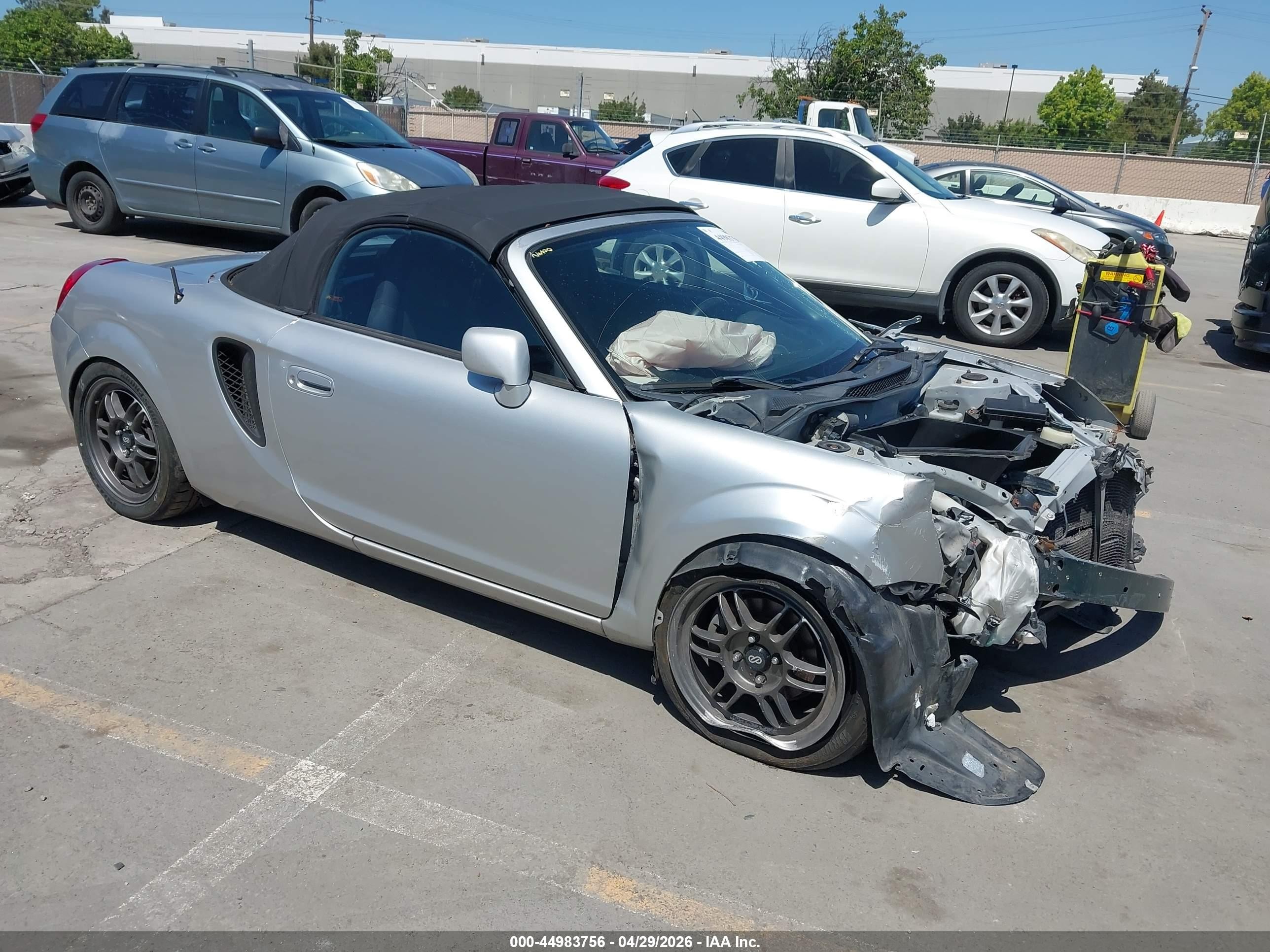 2002 Toyota Mr2 Spyder   Серебряный vin: JTDFR320420051695