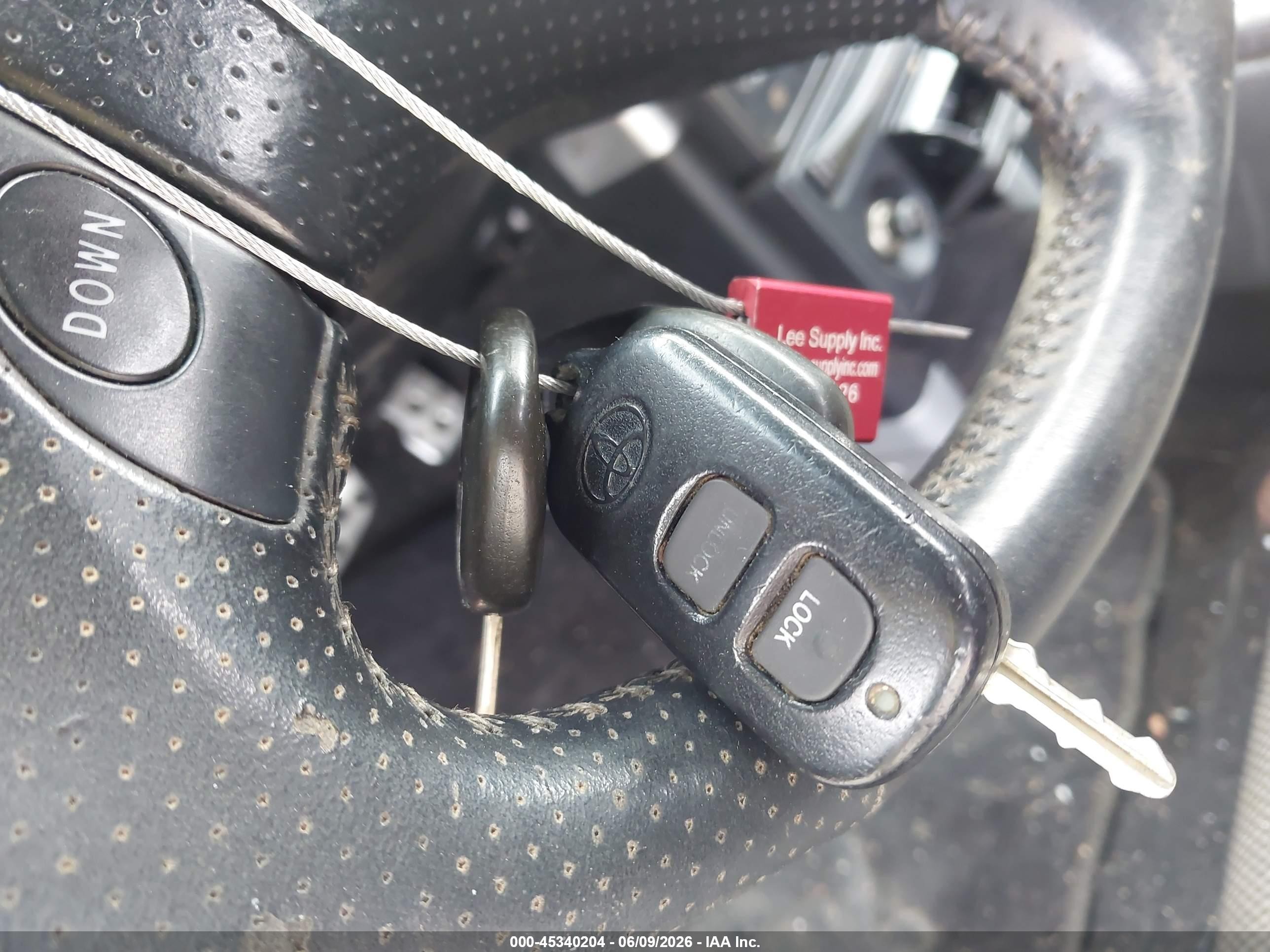 2003 Toyota Mr2 Spyder   Red vin: JTDFR320530061184