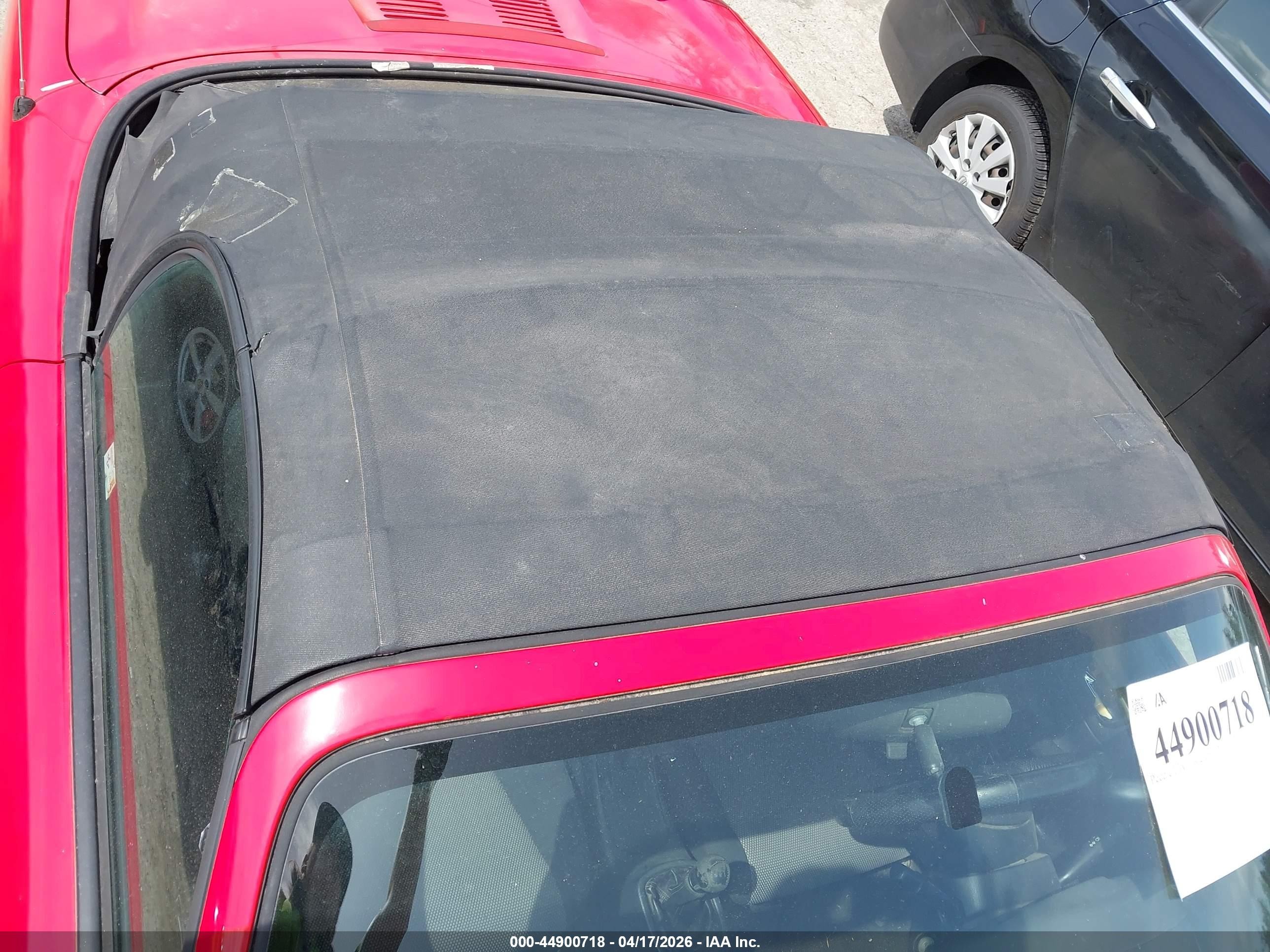 2000 Toyota Mr2 Spyder   Red vin: JTDFR3206Y0016696