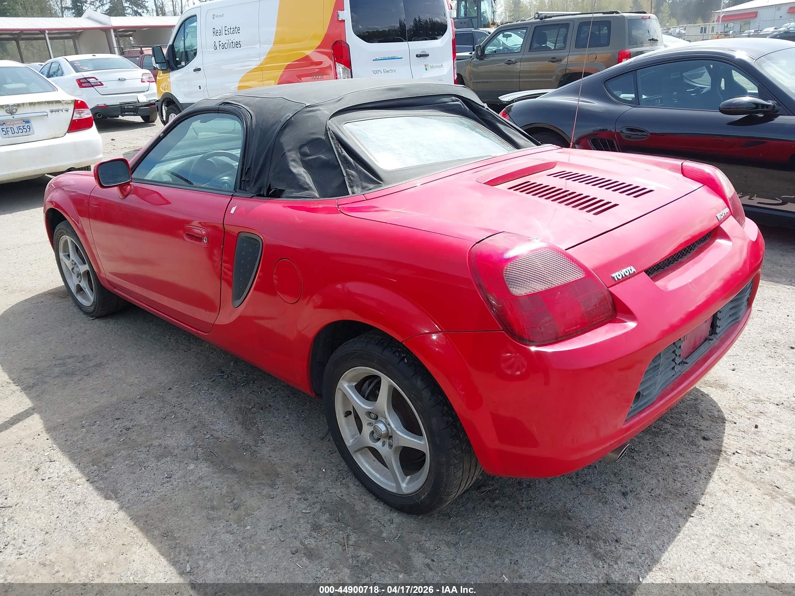 2000 Toyota Mr2 Spyder   Red vin: JTDFR3206Y0016696