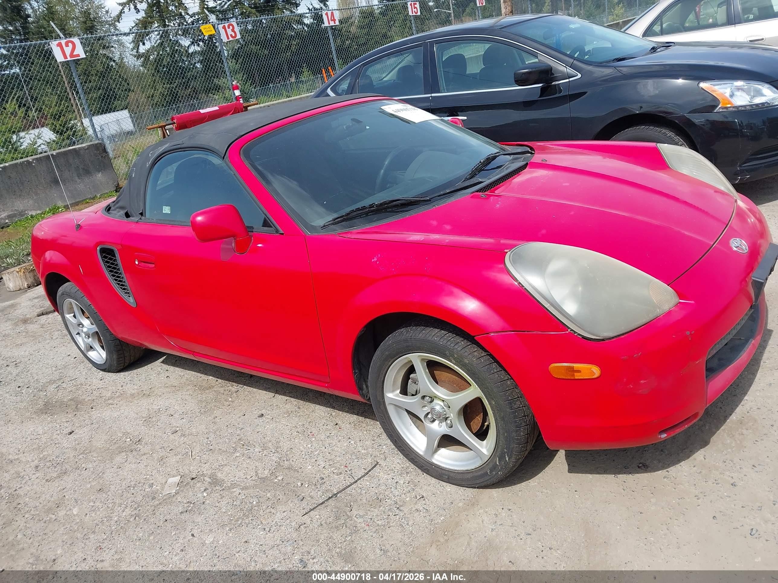 2000 Toyota Mr2 Spyder   Red vin: JTDFR3206Y0016696
