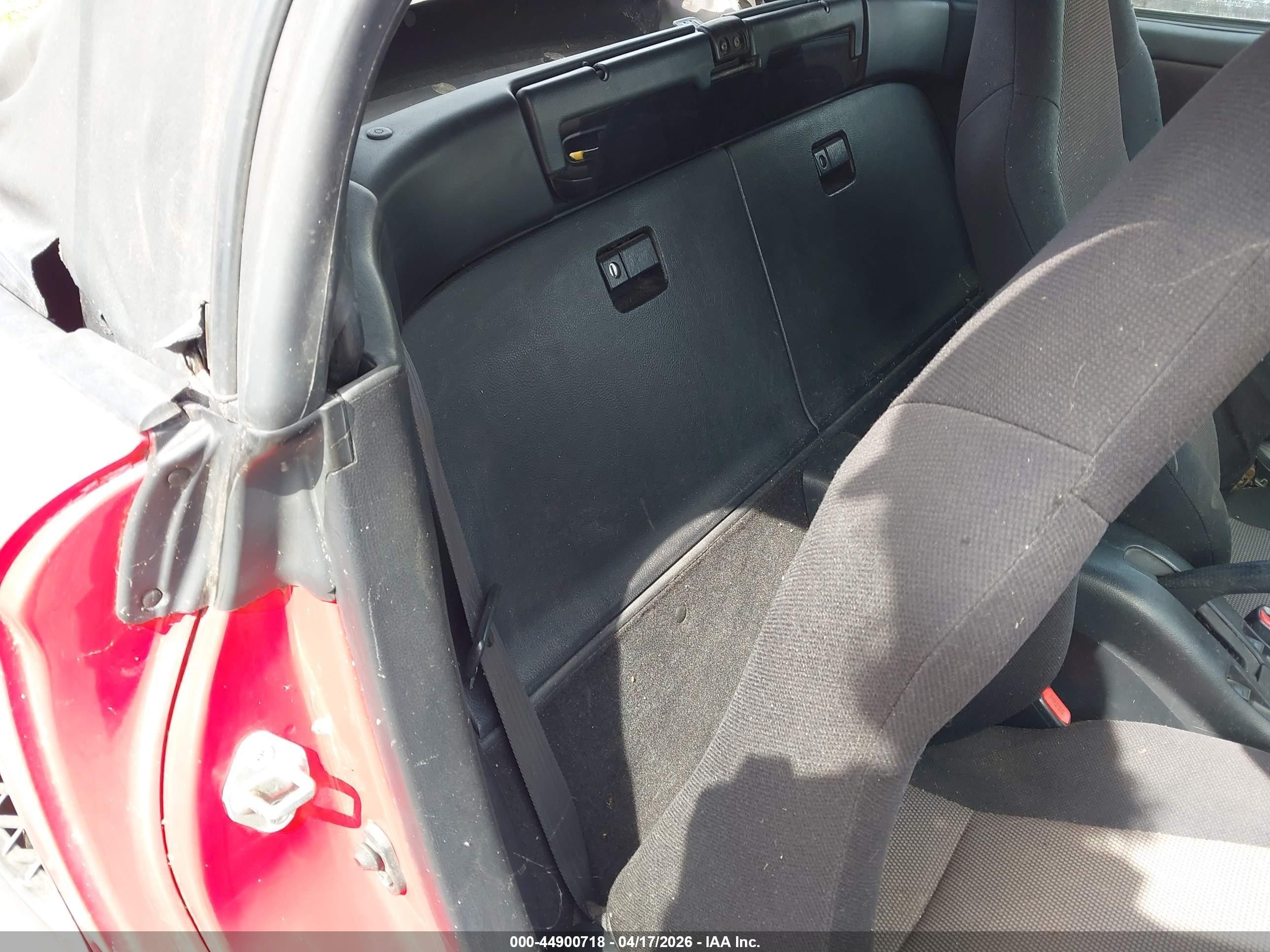 2000 Toyota Mr2 Spyder   Red vin: JTDFR3206Y0016696