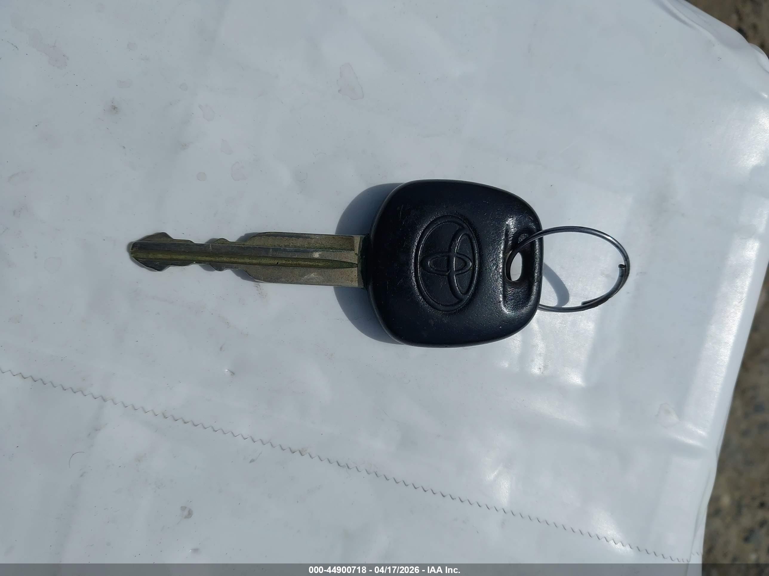 2000 Toyota Mr2 Spyder   Red vin: JTDFR3206Y0016696
