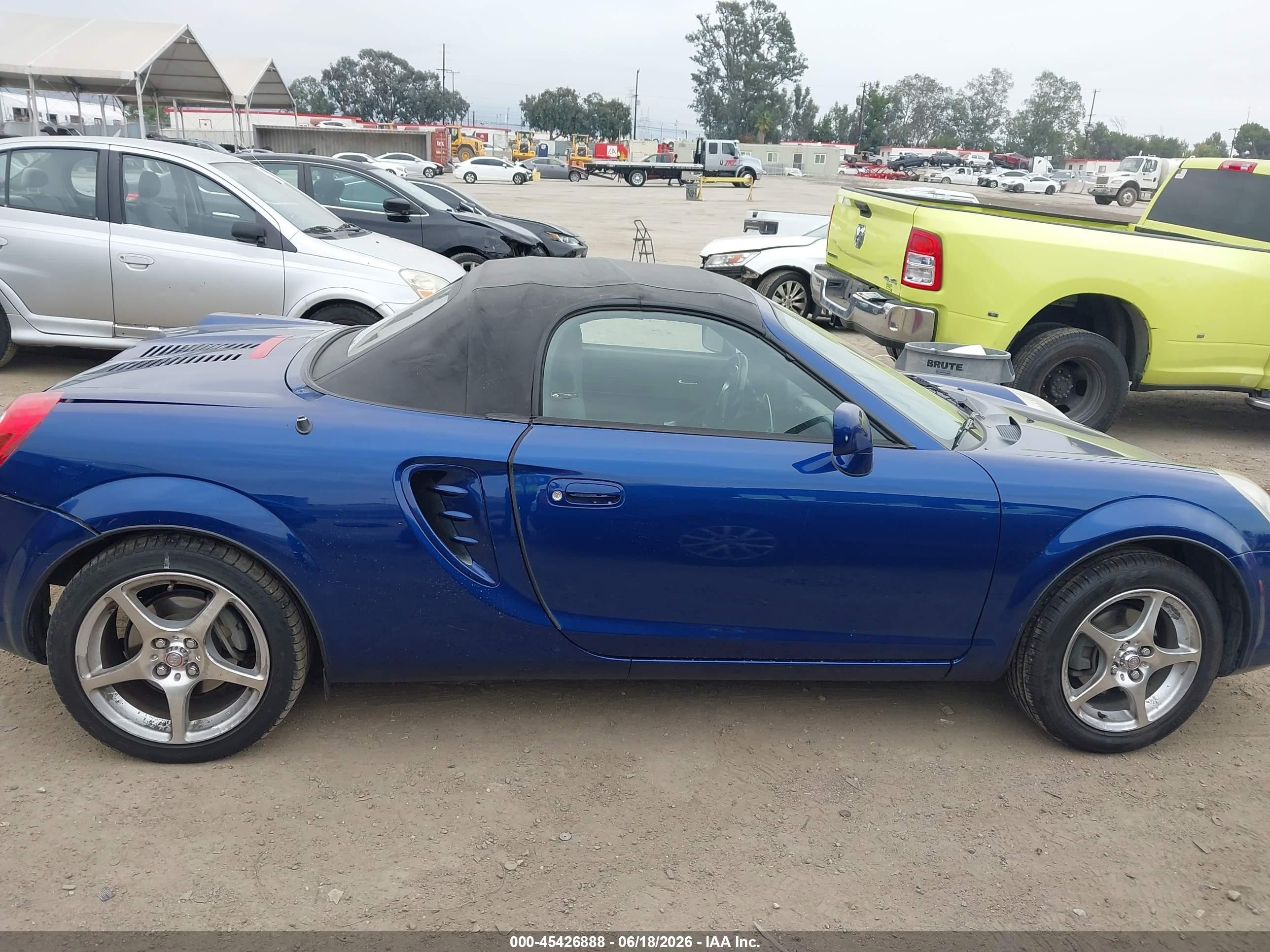 2004 Toyota Mr2 Spyder   Blue vin: JTDFR320840069457