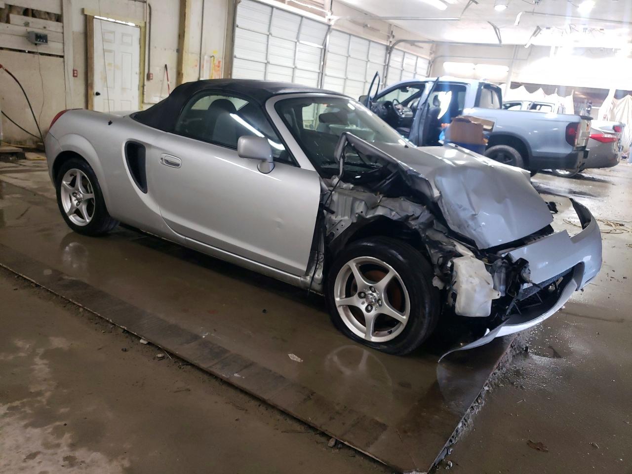 2000 Toyota Mr2 Spyder Серебряный vin: JTDFR3208Y0021656
