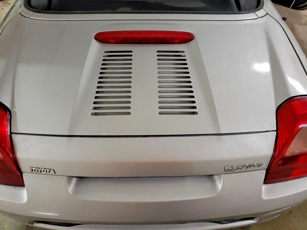 2000 Toyota Mr2 Spyder Серебряный vin: JTDFR3208Y0021656