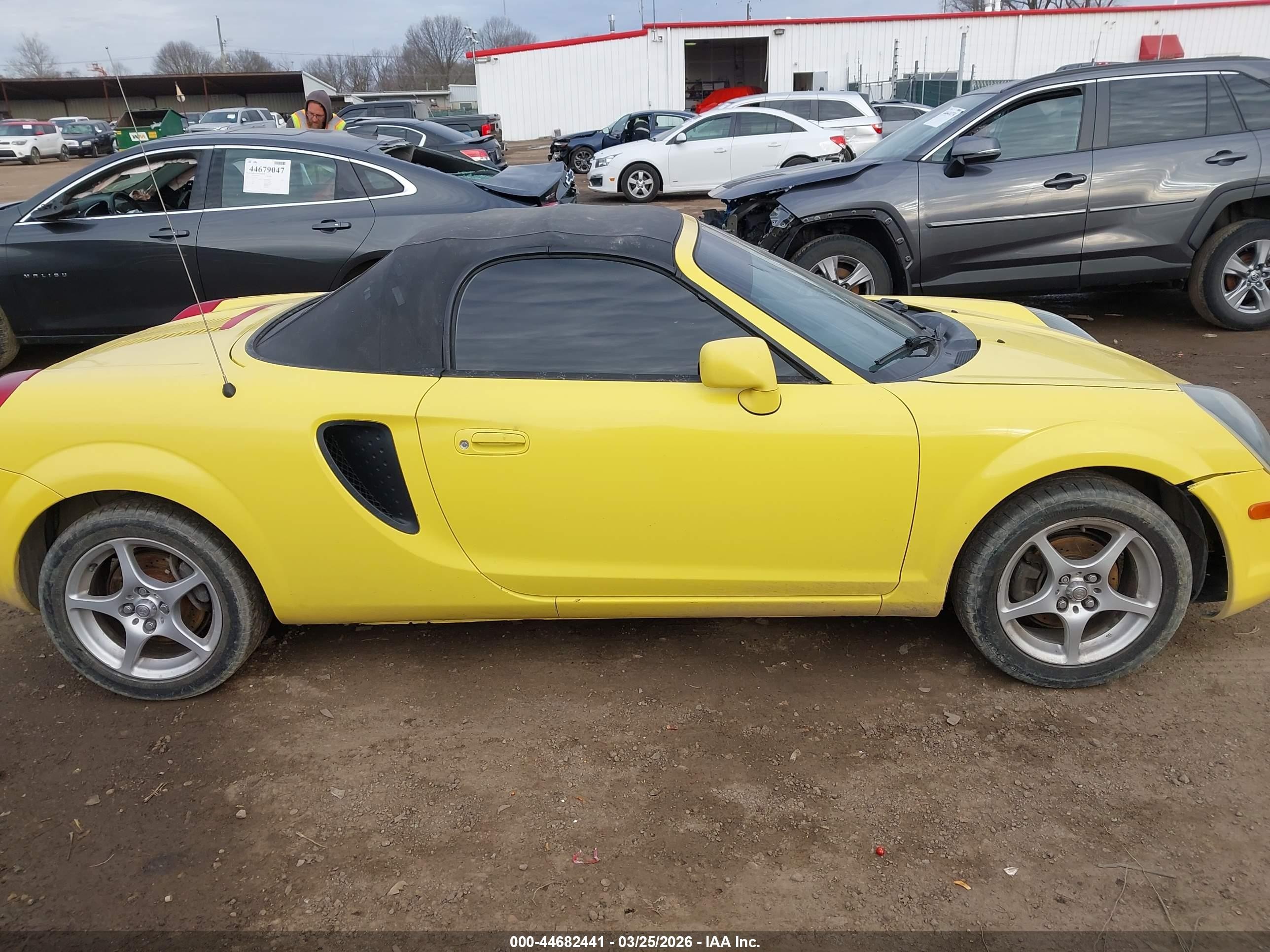 2001 Toyota Mr2 Spyder   Yellow vin: JTDFR320910039587