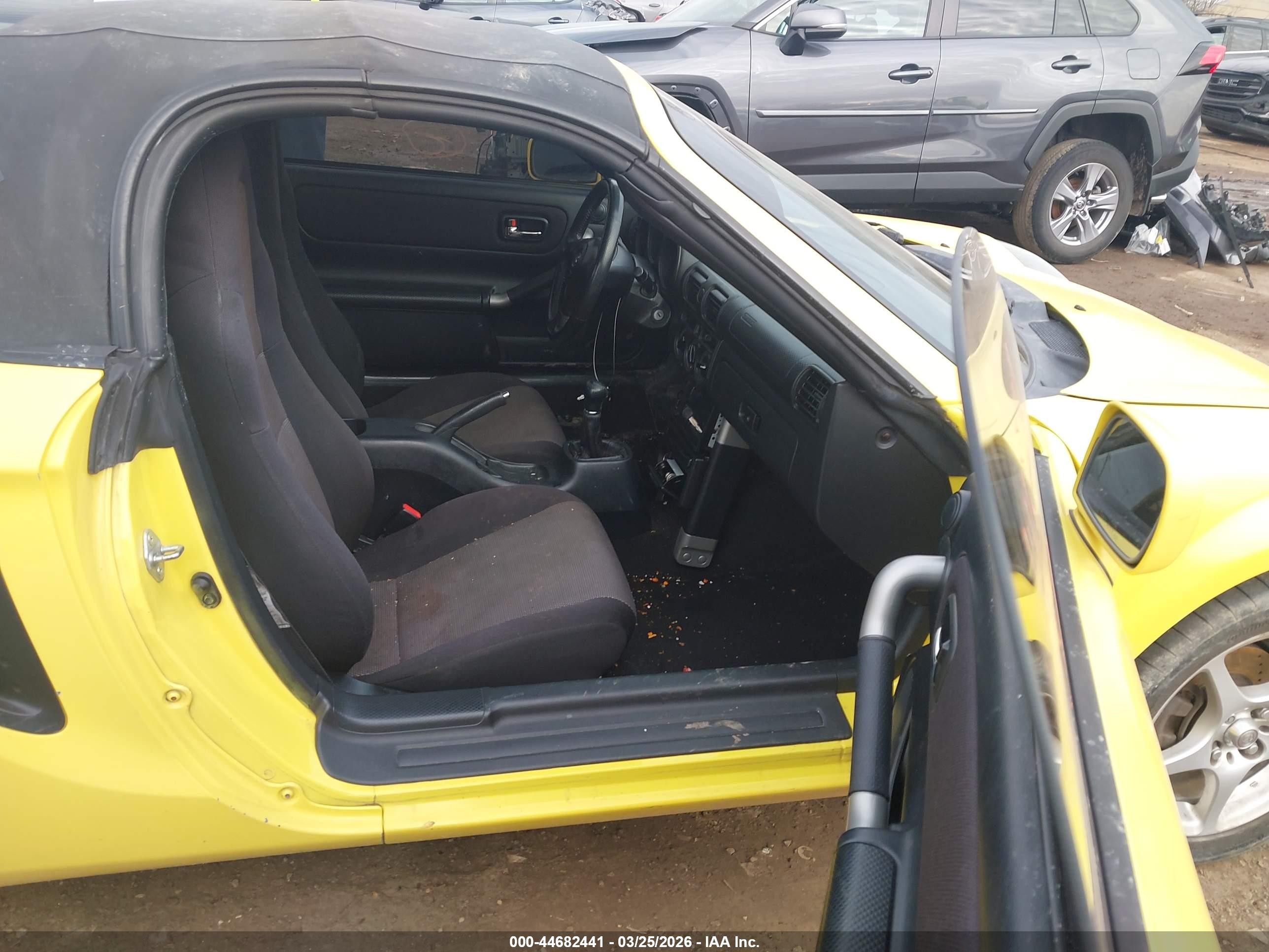 2001 Toyota Mr2 Spyder   Yellow vin: JTDFR320910039587