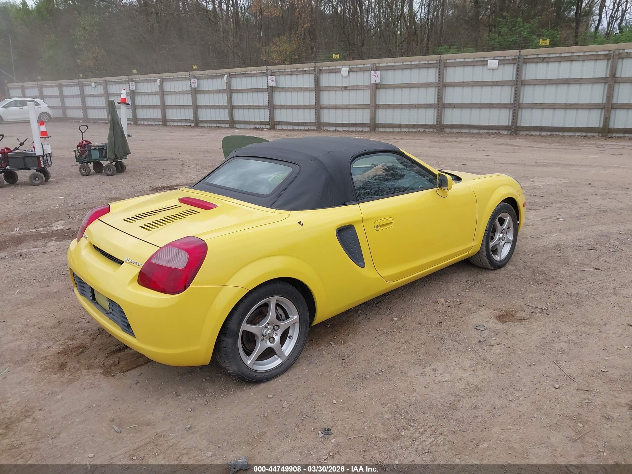 2002 Toyota Mr2 Spyder   Yellow vin: JTDFR320920044502