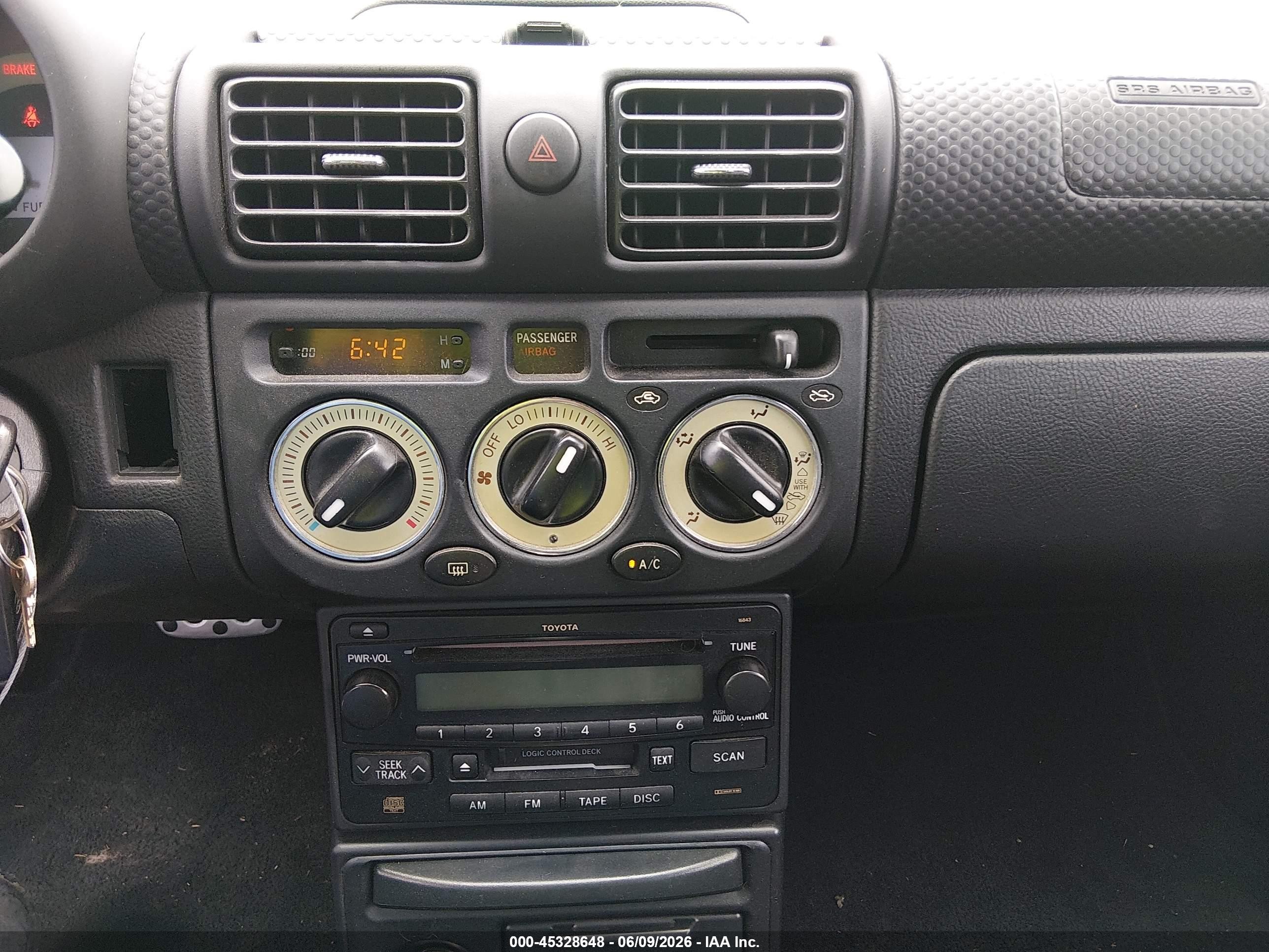 2003 Toyota Mr2 Spyder   Silver vin: JTDFR320930064010