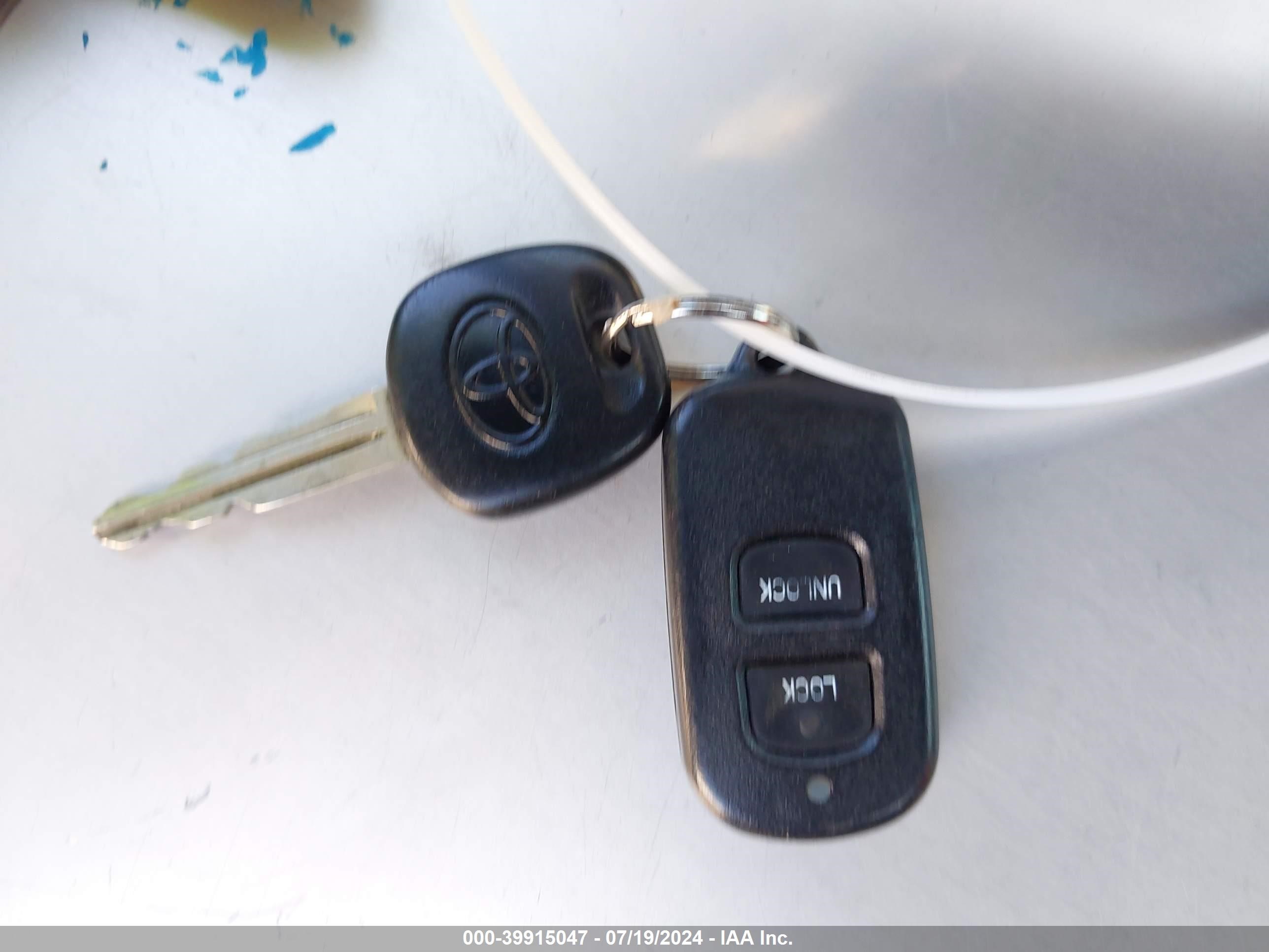JTDFR320X20052527 — 2002 TOYOTA MR2 SPYDER | AutoHelperBot